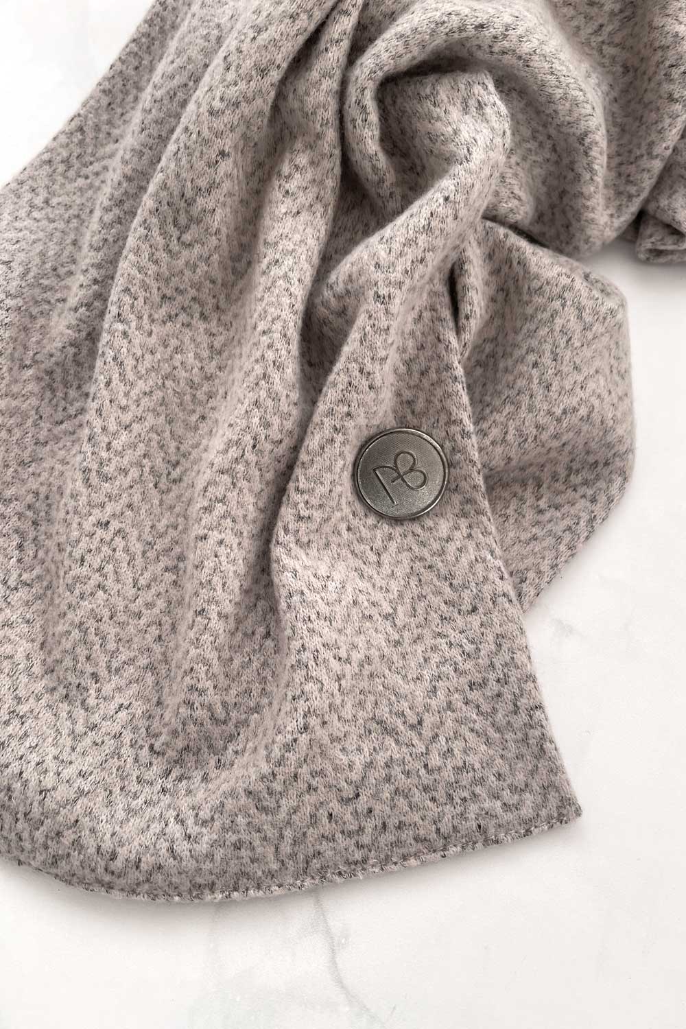 צעיף מלטף בל