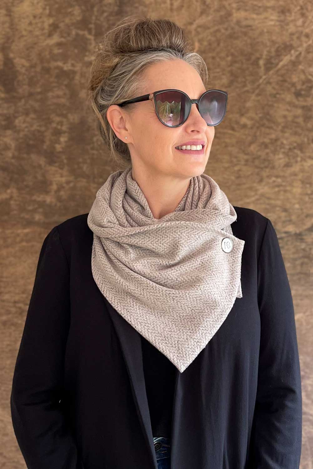 צעיף מלטף בל