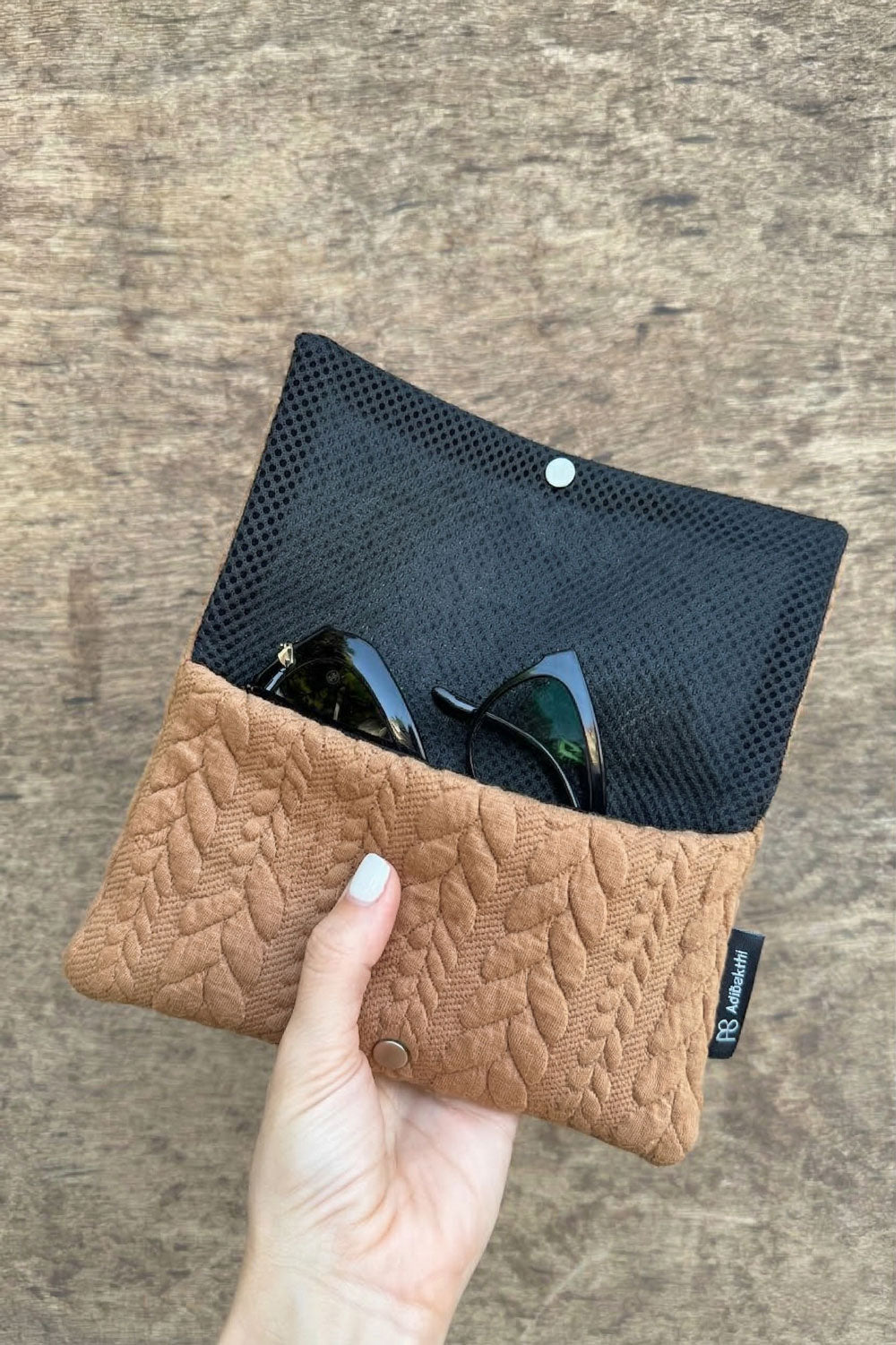 נרתיק משקפיים קלייד