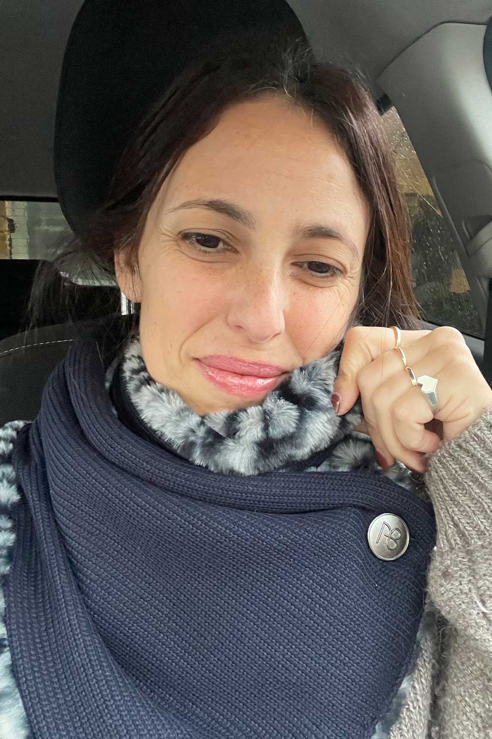 צעיף פרווה דו-צדדי אפרת