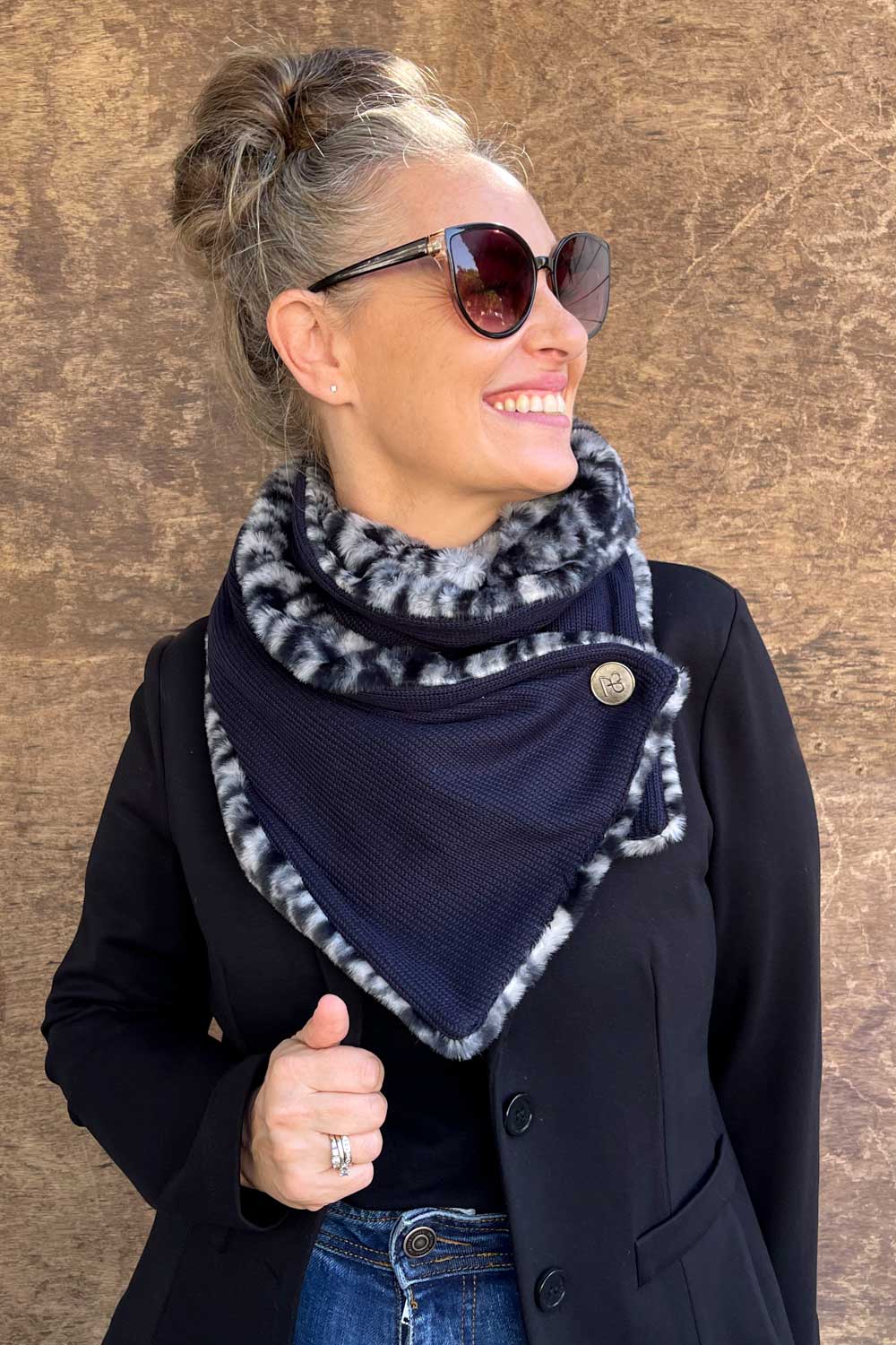 צעיף פרווה דו-צדדי אפרת