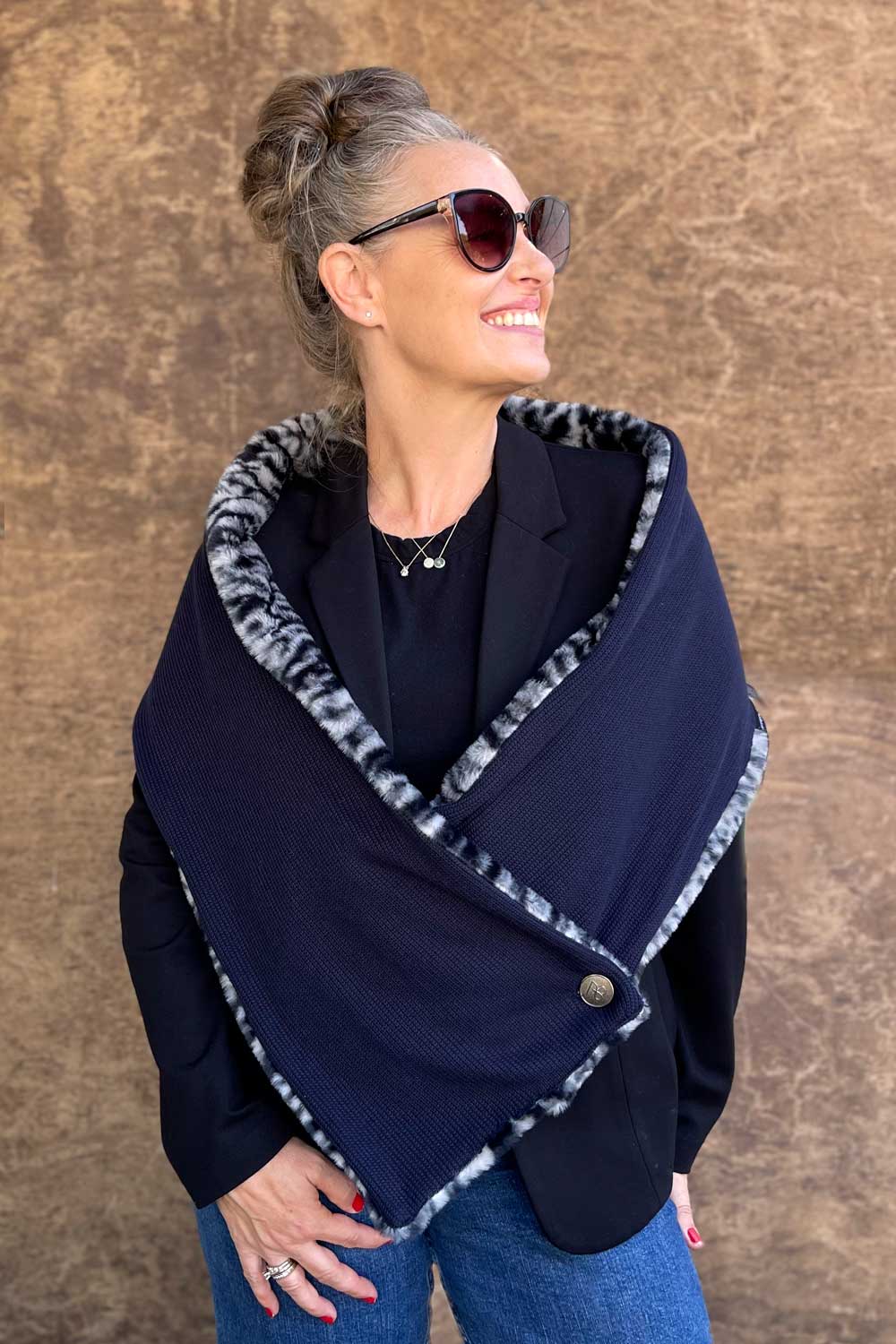 צעיף פרווה דו-צדדי אפרת