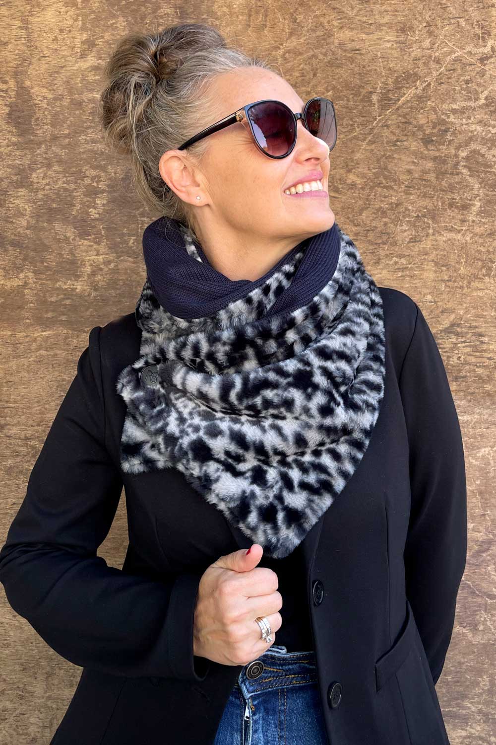 צעיף פרווה דו-צדדי אפרת