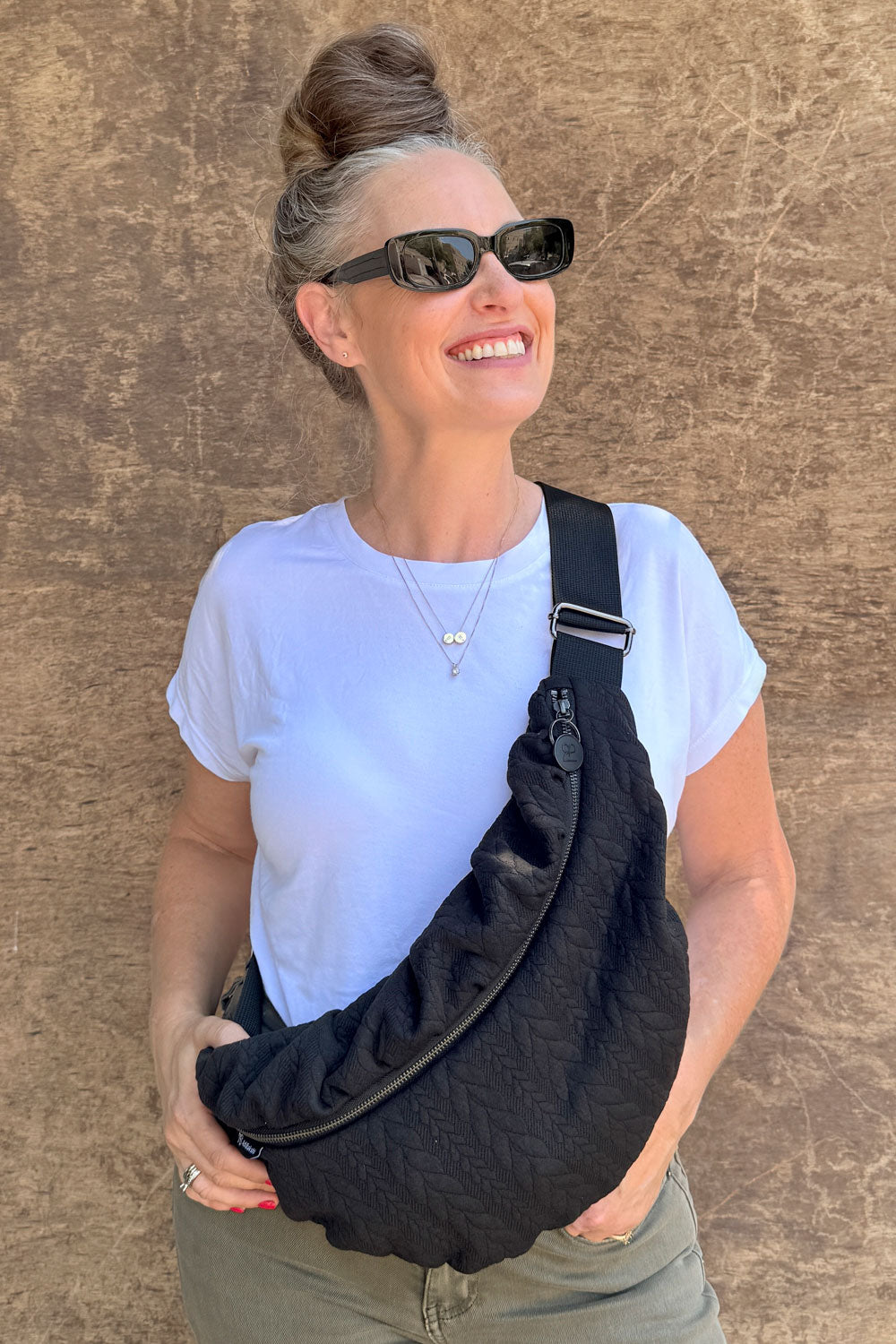 פאוץ׳ גדול עינב