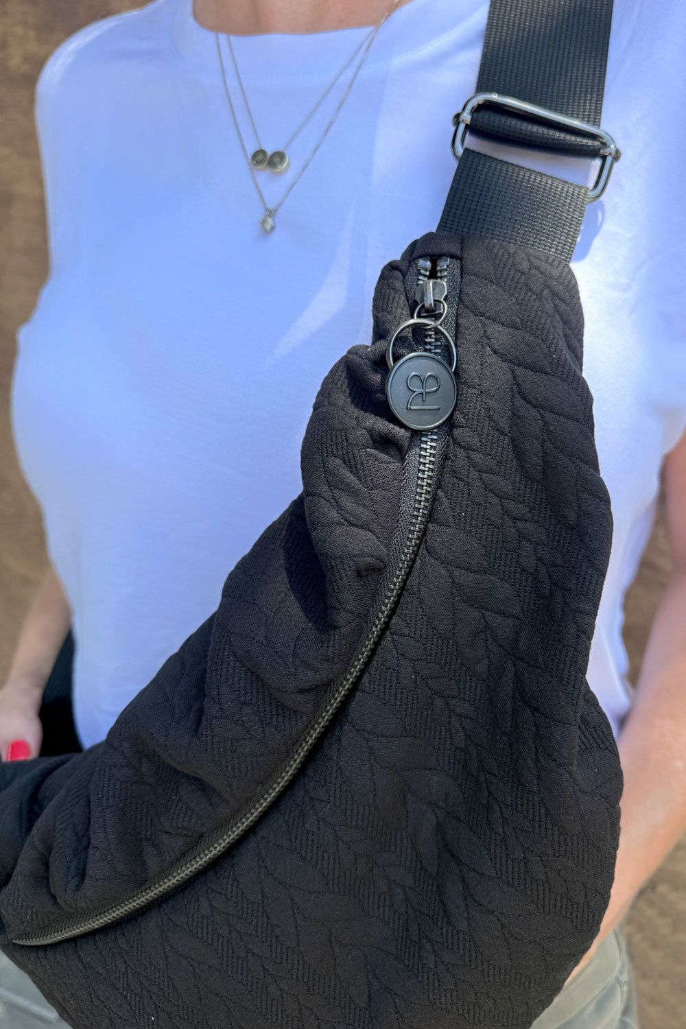 פאוץ׳ גדול עינב