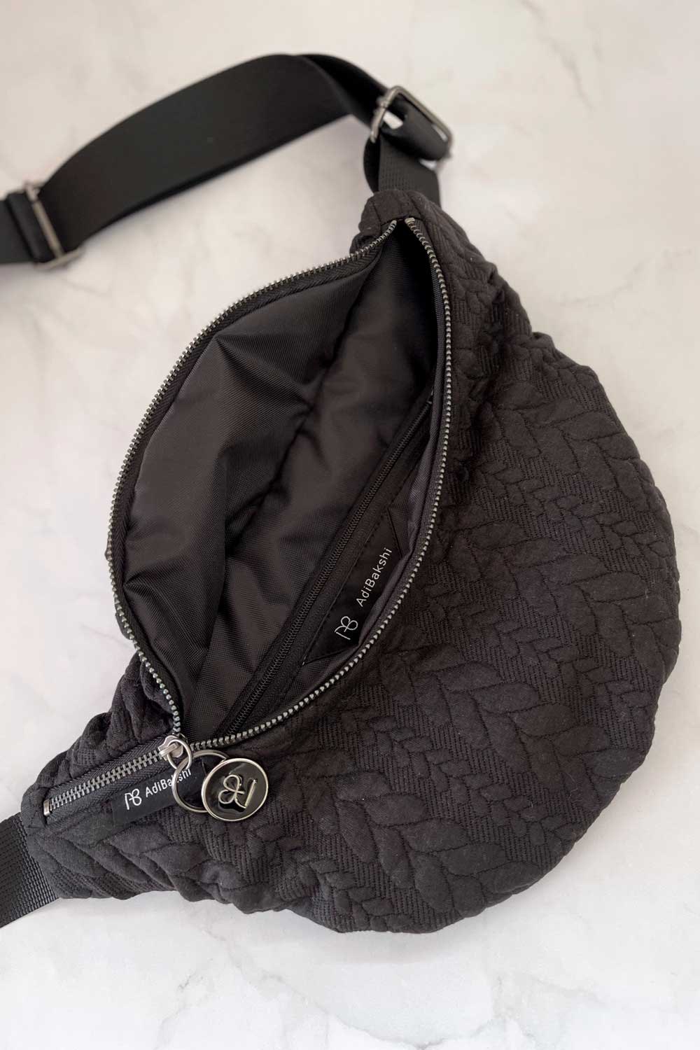 פאוץ׳ קטן עינב