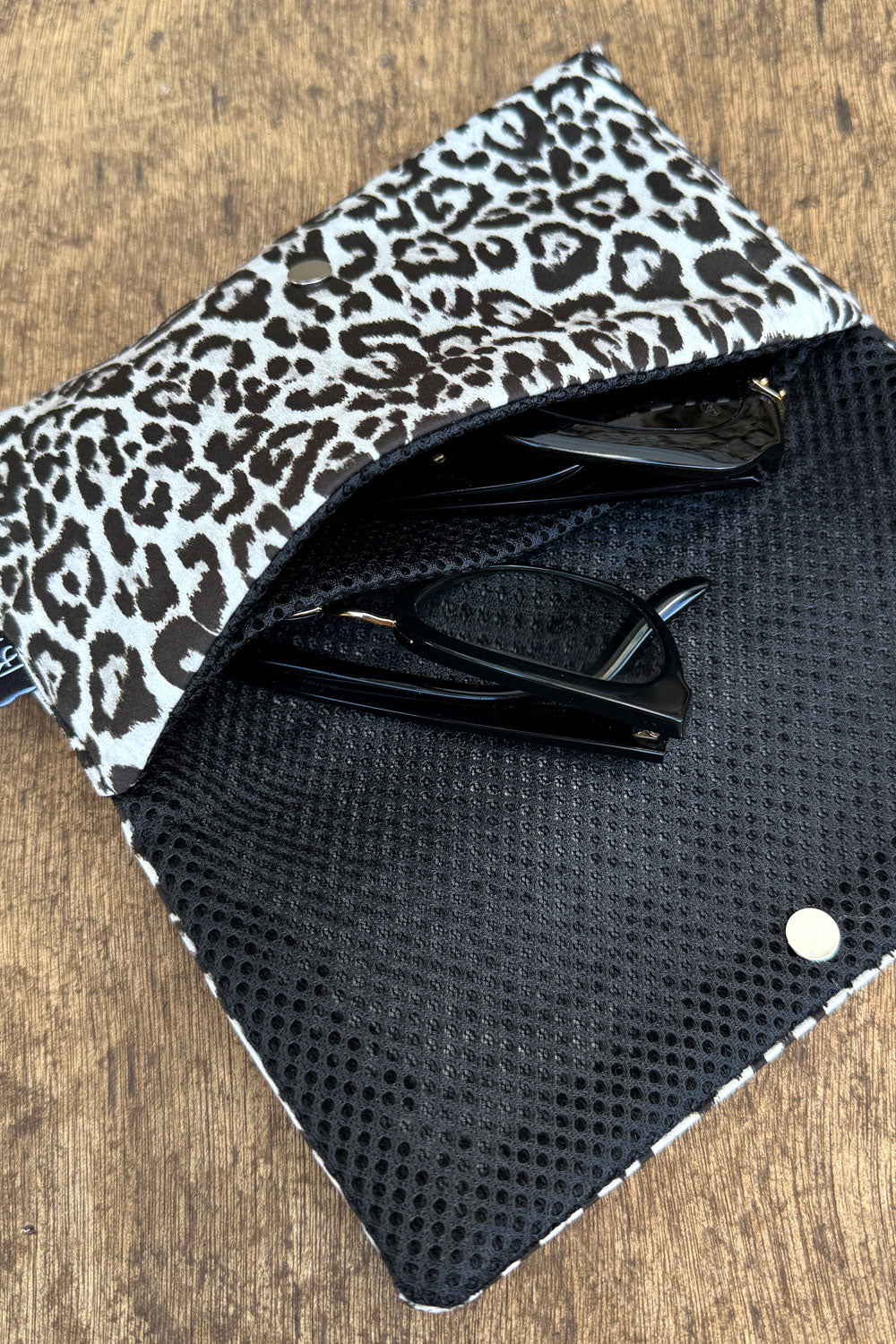 נרתיק משקפיים גיל