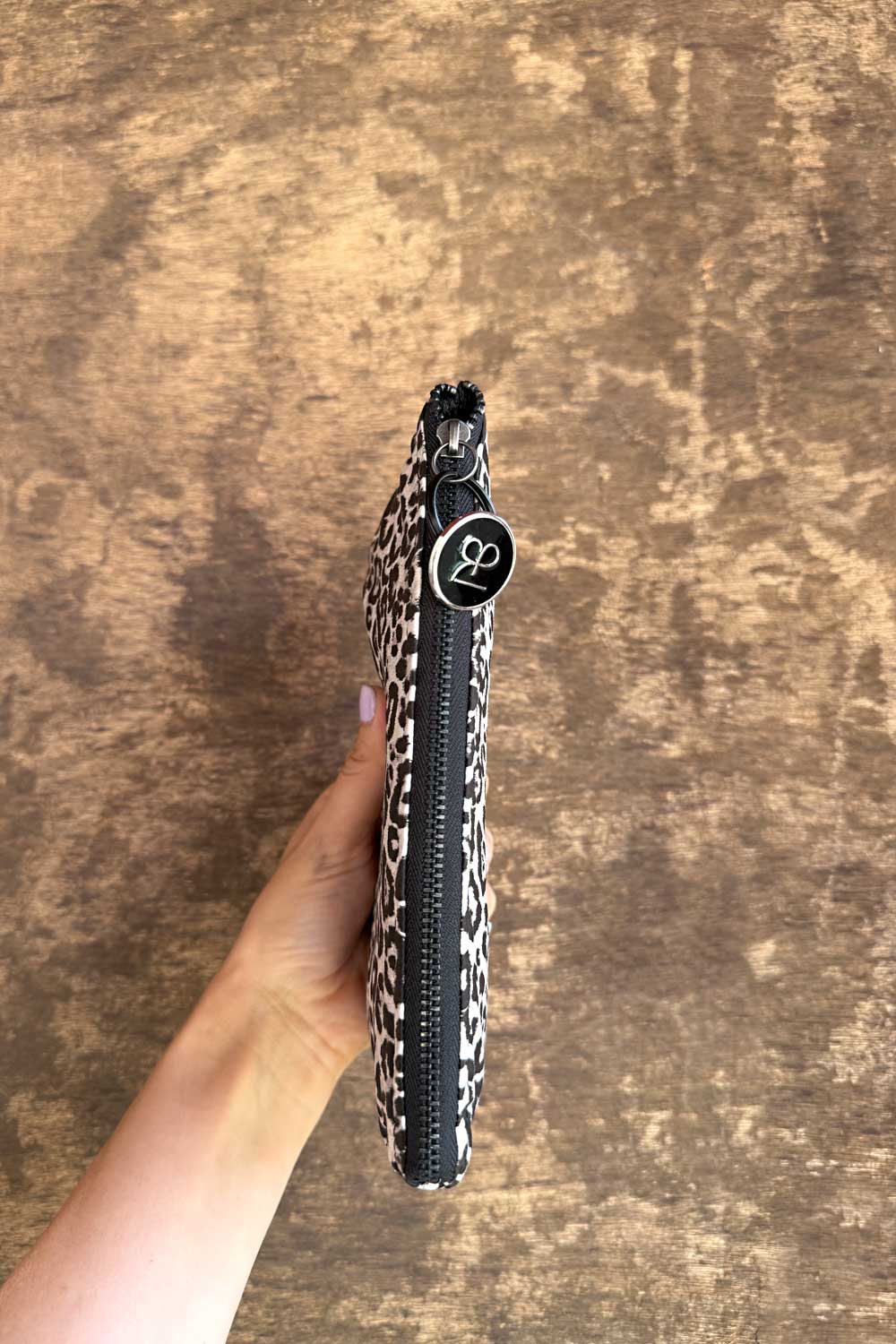 תיק דרכונים גיל