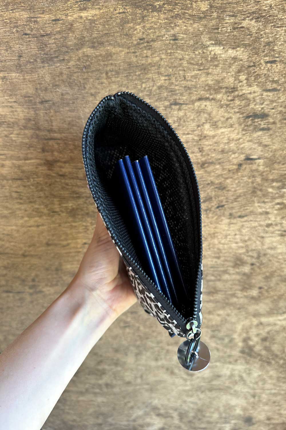 תיק דרכונים גיל