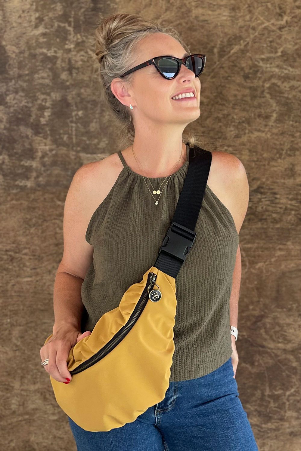 פאוץ צהוב | פאוץ׳ חרדל | פאוץ׳ | פאוצ׳ים גדולים | עדי בקשי