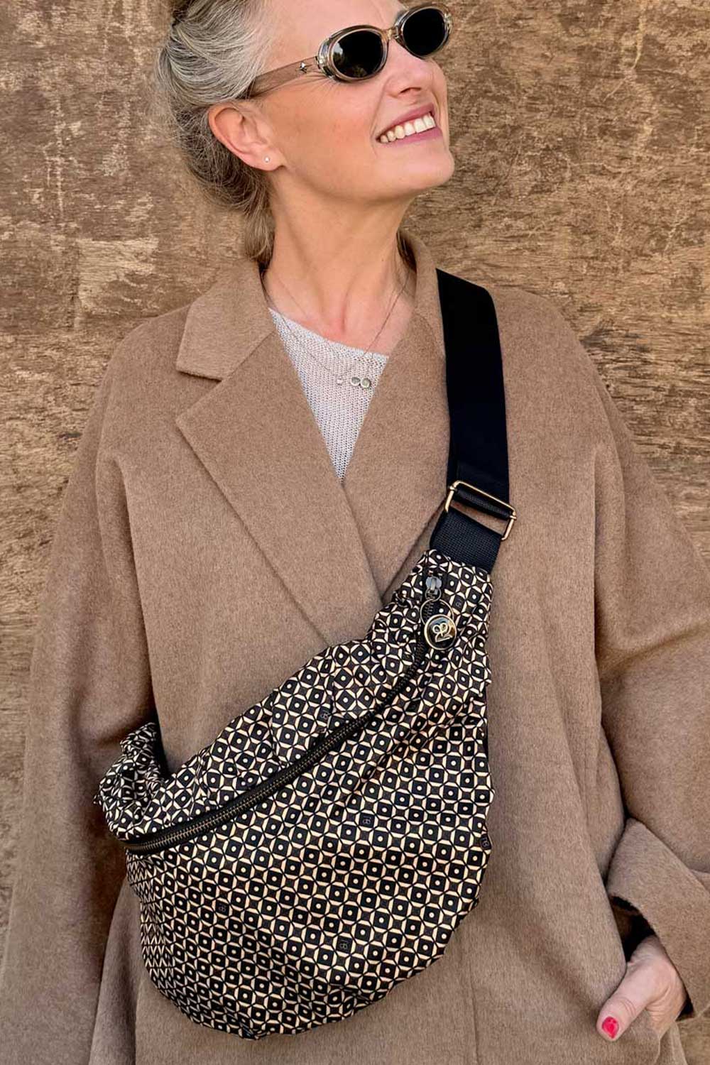 פאוץ׳ גדול גרייס