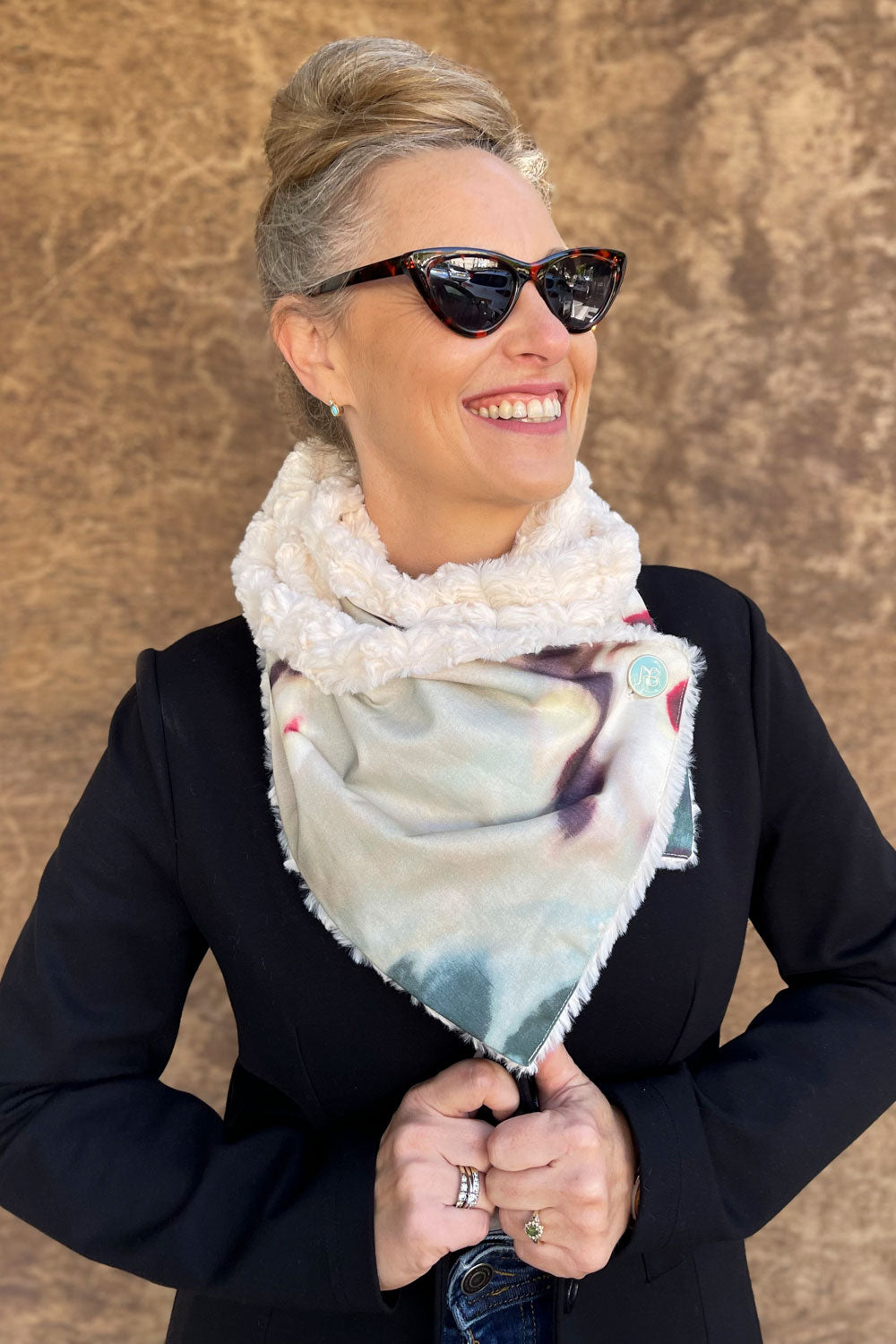 צעיף פרווה דו-צדדי אילאיל