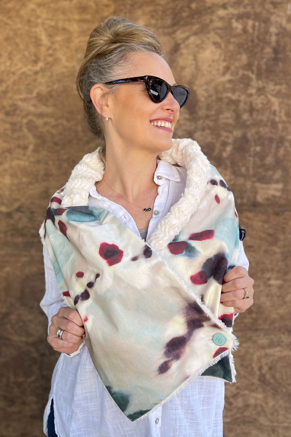 צעיף פרווה דו-צדדי אילאיל