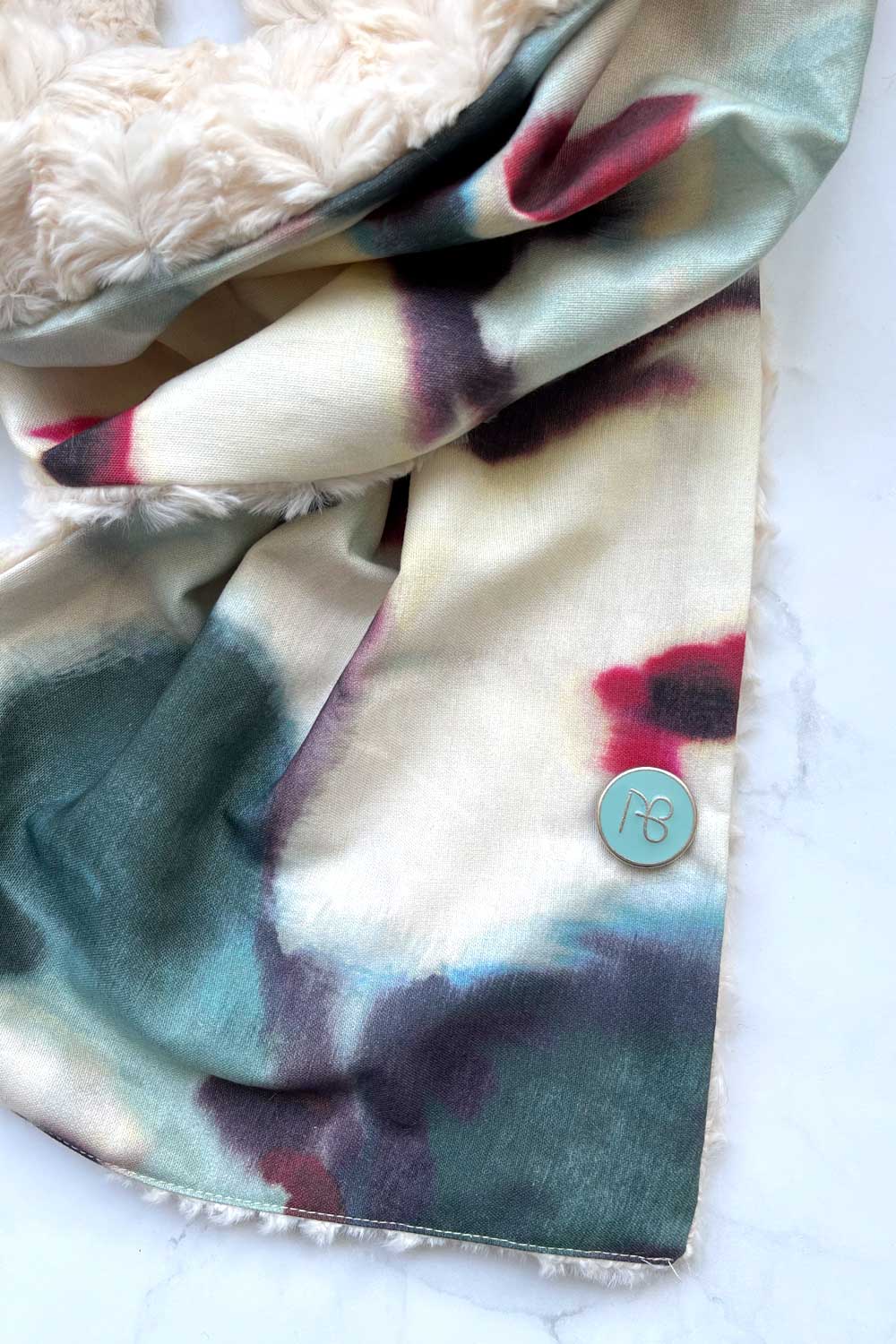 צעיף פרווה דו-צדדי אילאיל