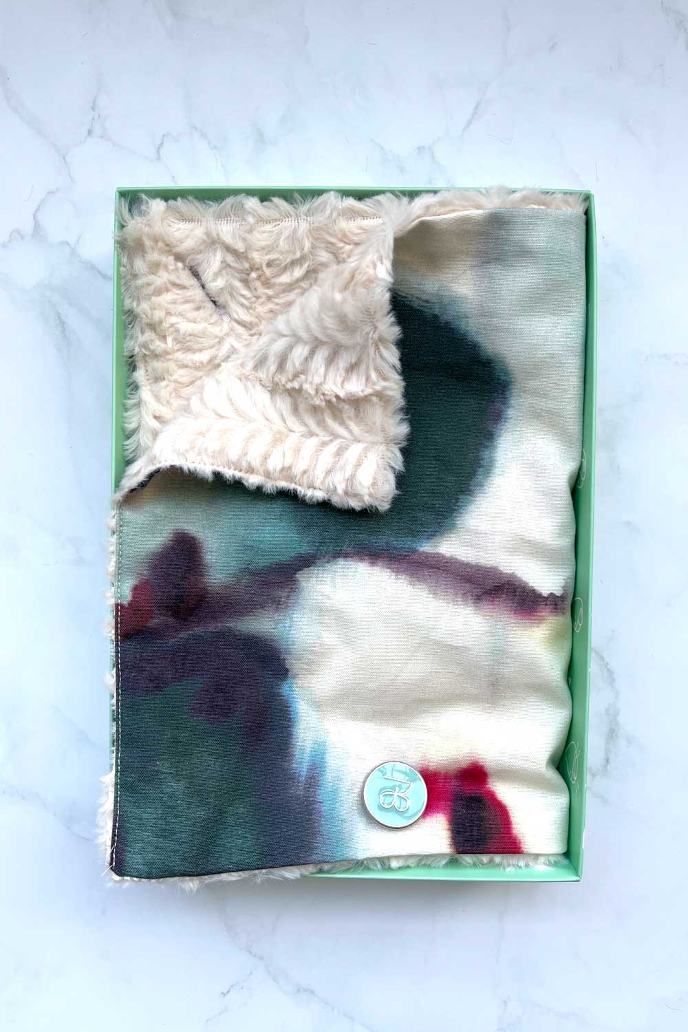 צעיף פרווה דו-צדדי אילאיל