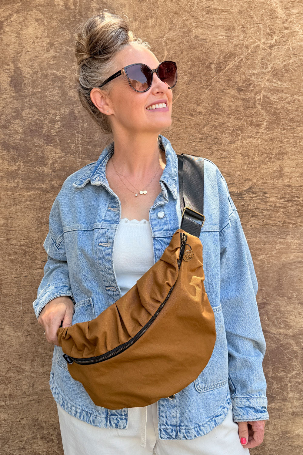 פאוץ׳ גדול איריס