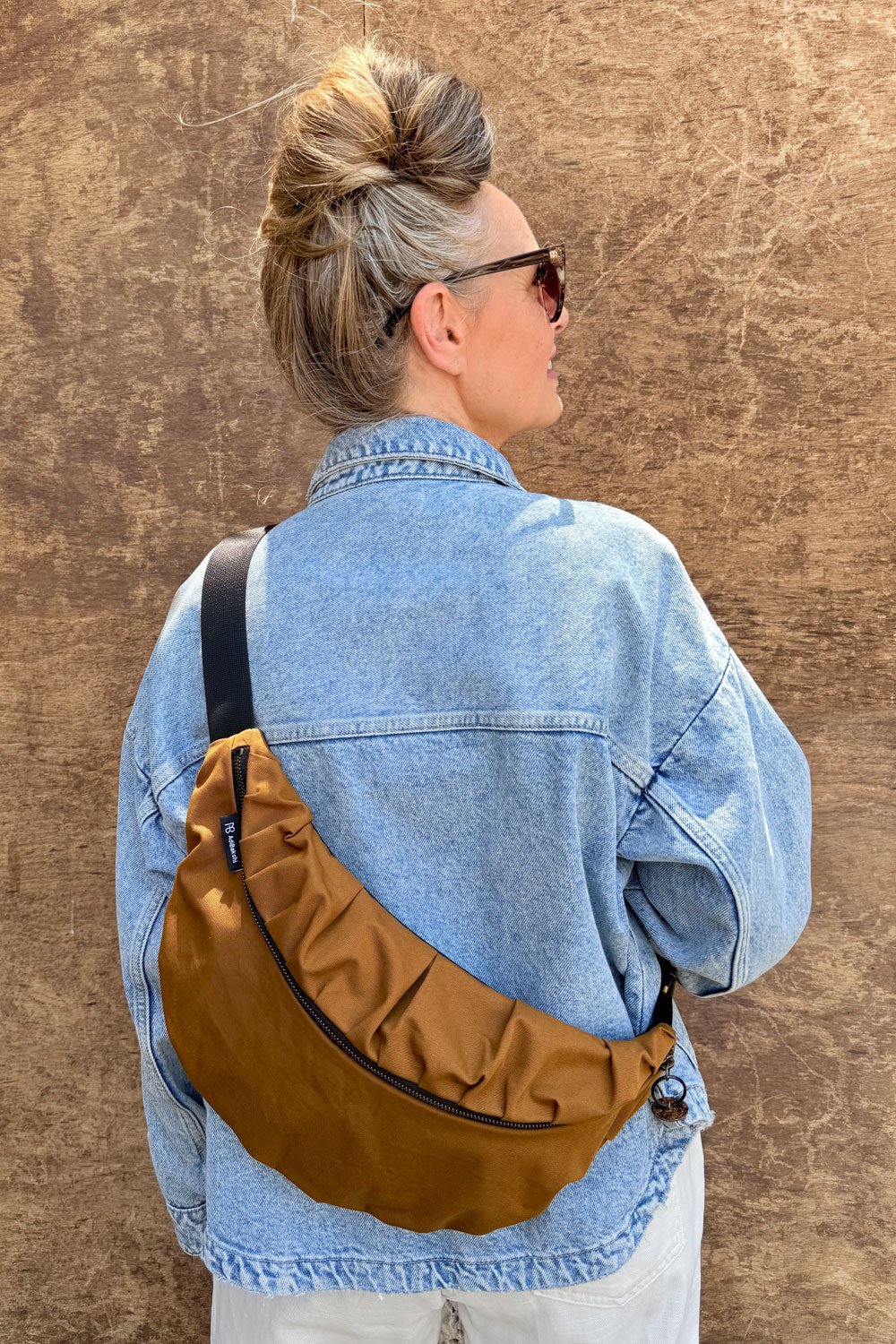 פאוץ׳ גדול איריס