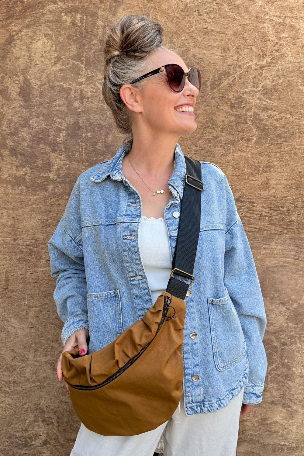 פאוץ׳ גדול איריס