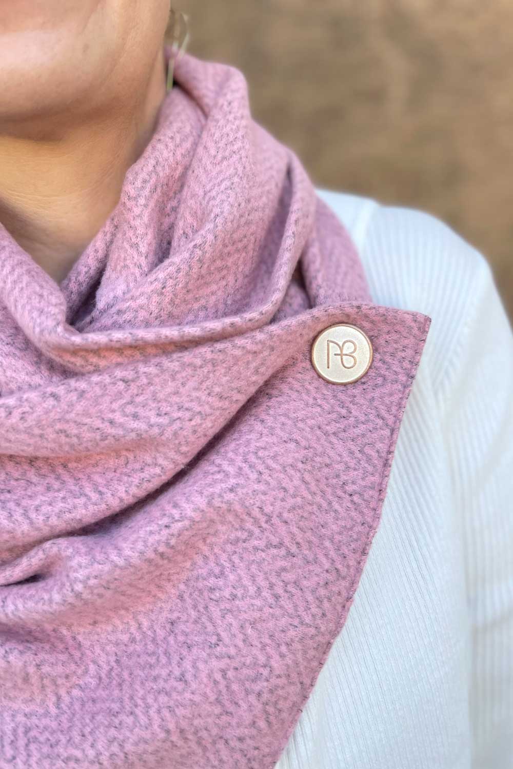 צעיף מלטף ליה