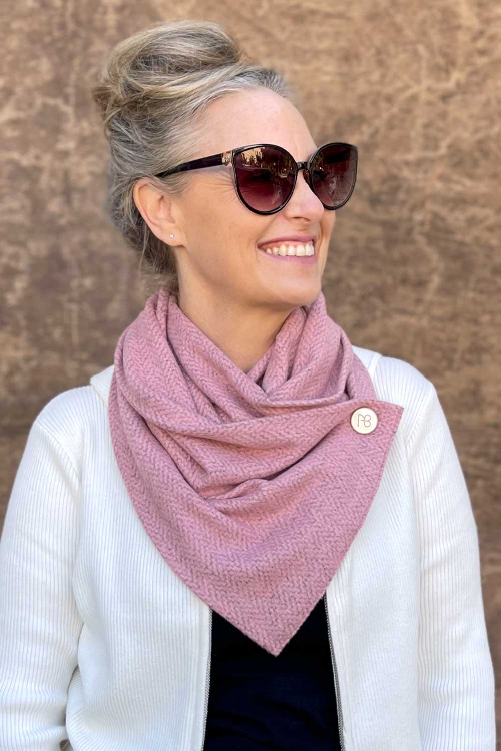 צעיף מלטף ליה