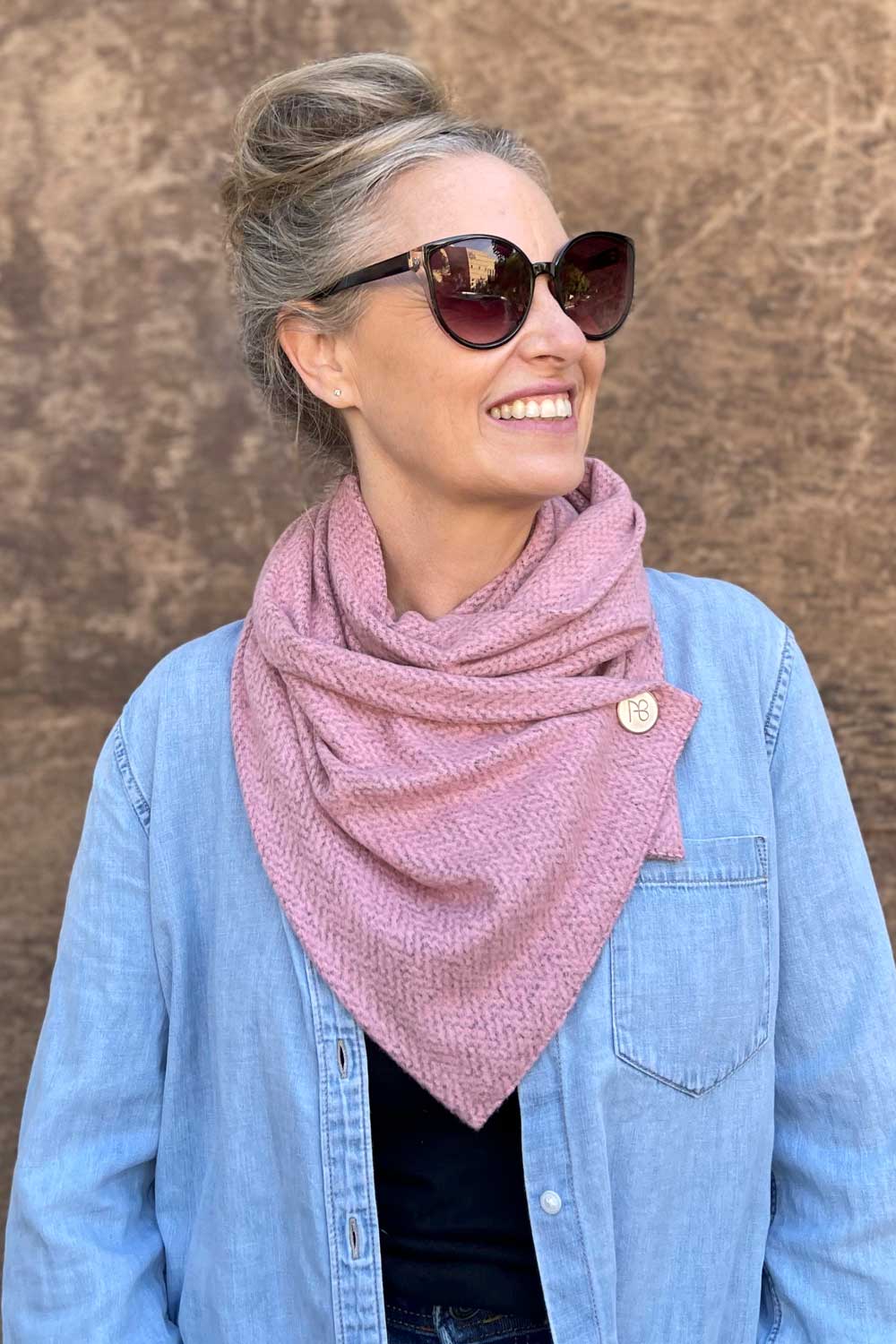 צעיף מלטף ליה