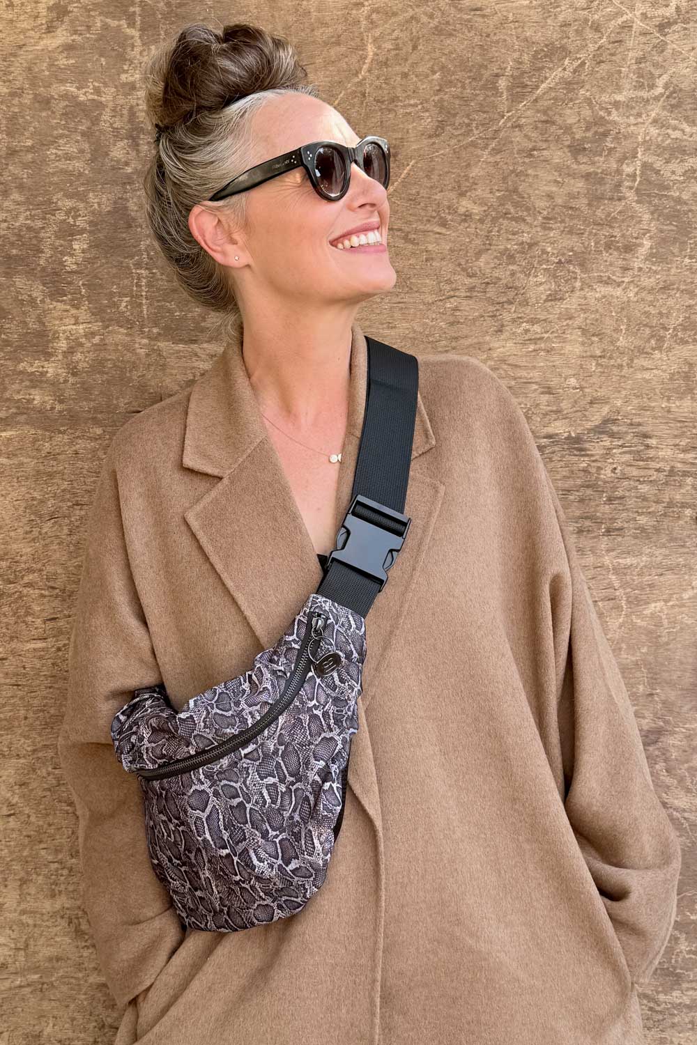 פאוץ׳ גדול ממבה