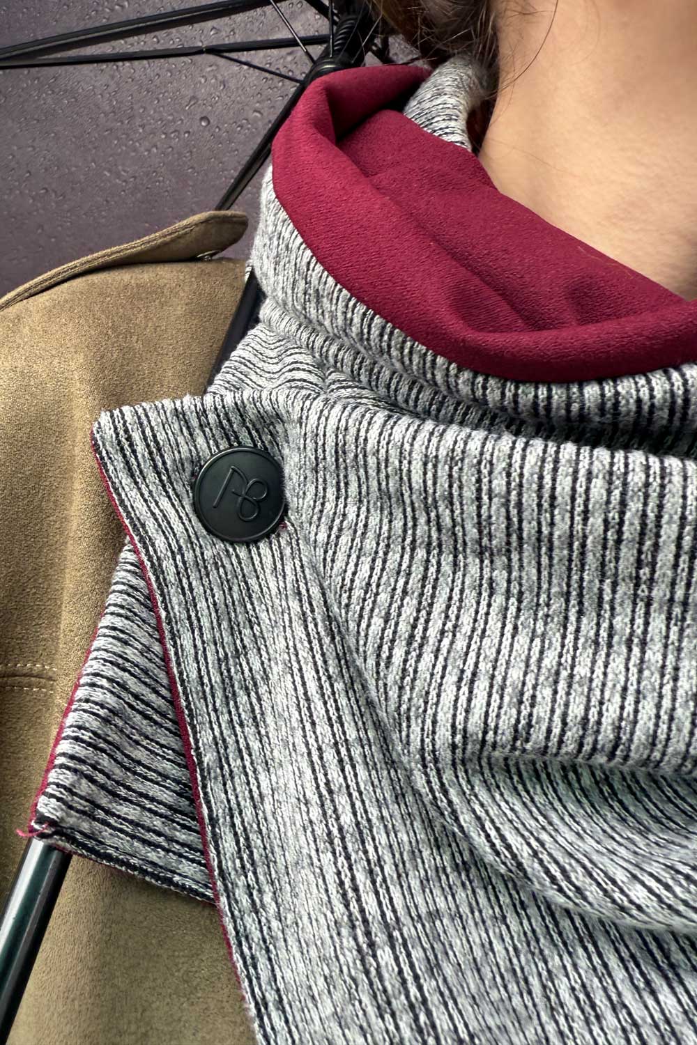 צעיף דו-צדדי מרון