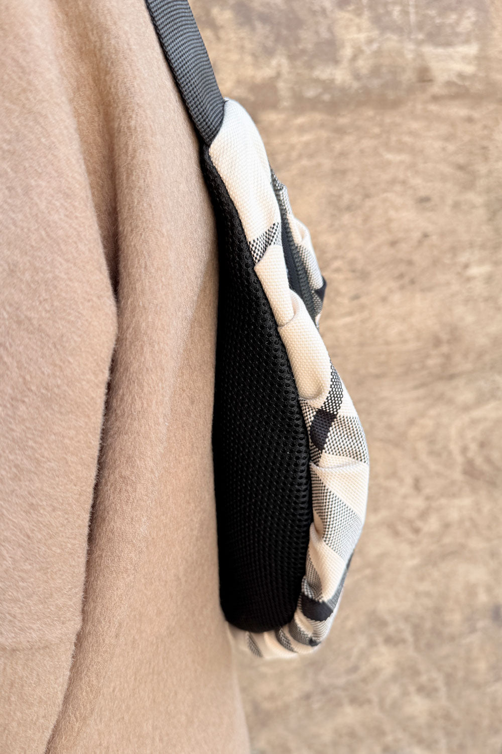 פאוץ׳ גדול מייגן