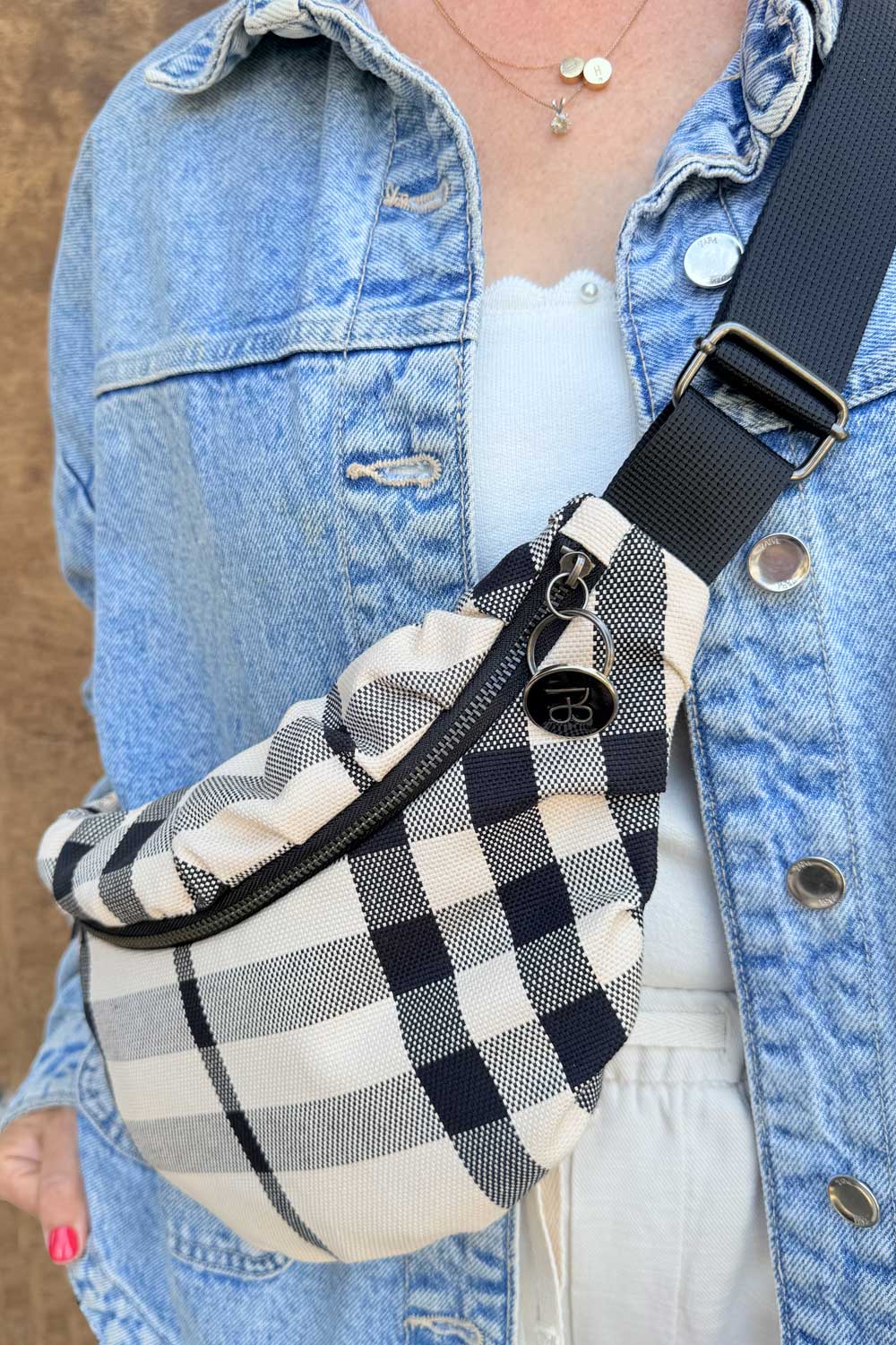 פאוץ׳ קטן מייגן