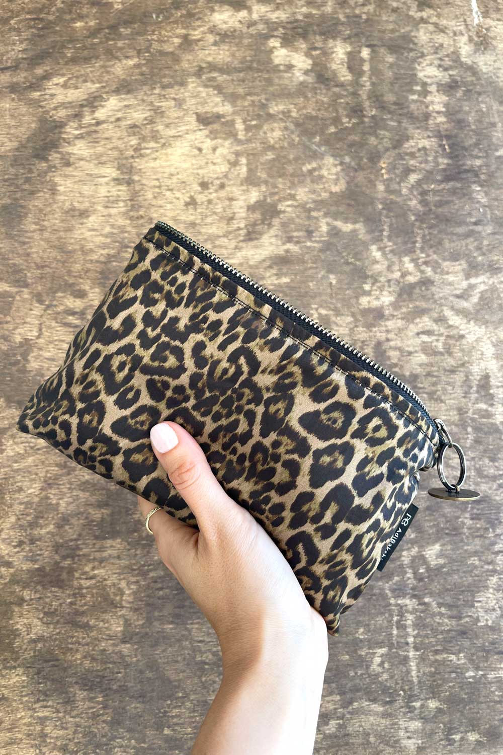 תיק דרכונים מיטל