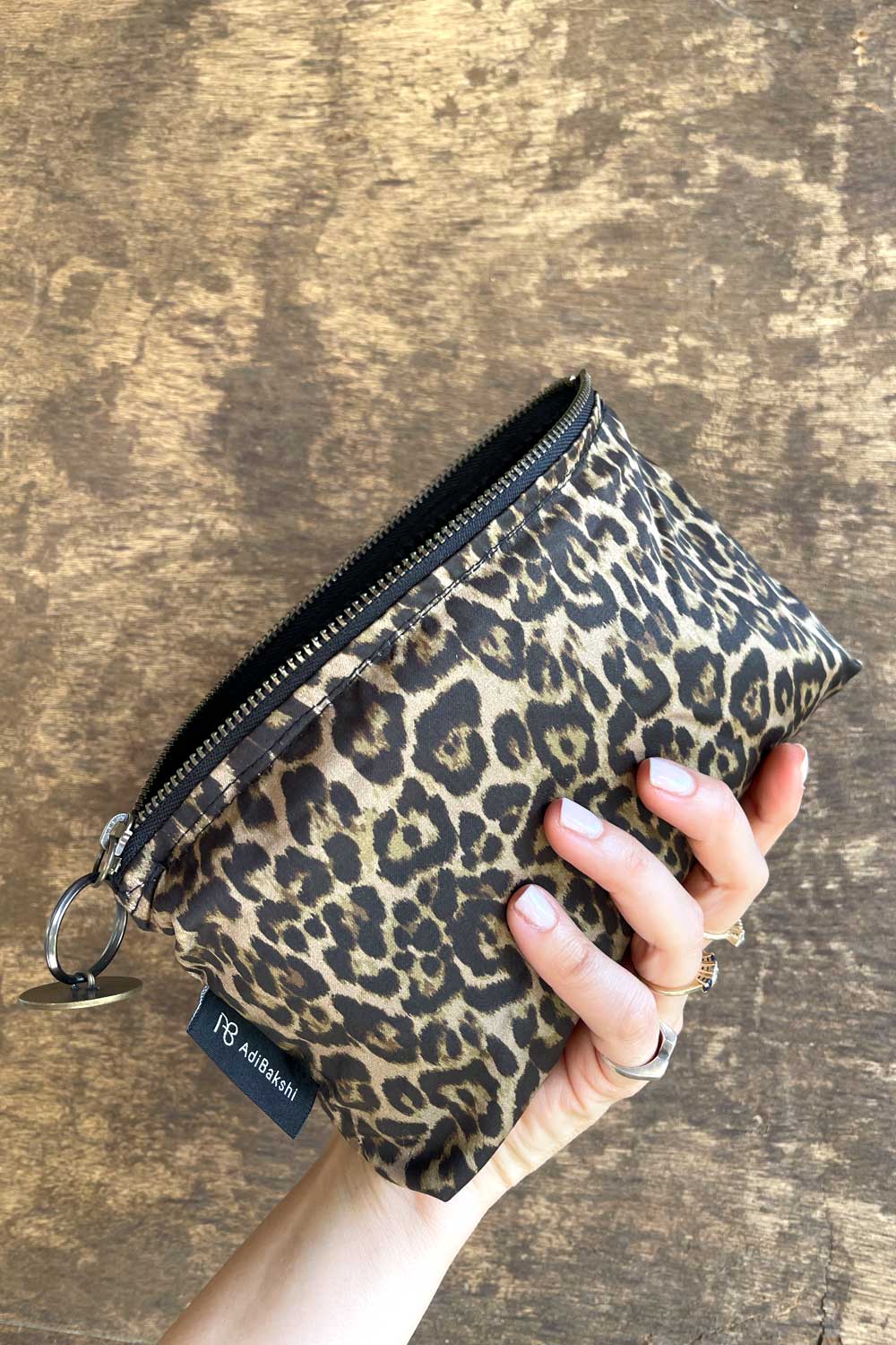 תיק דרכונים מיטל