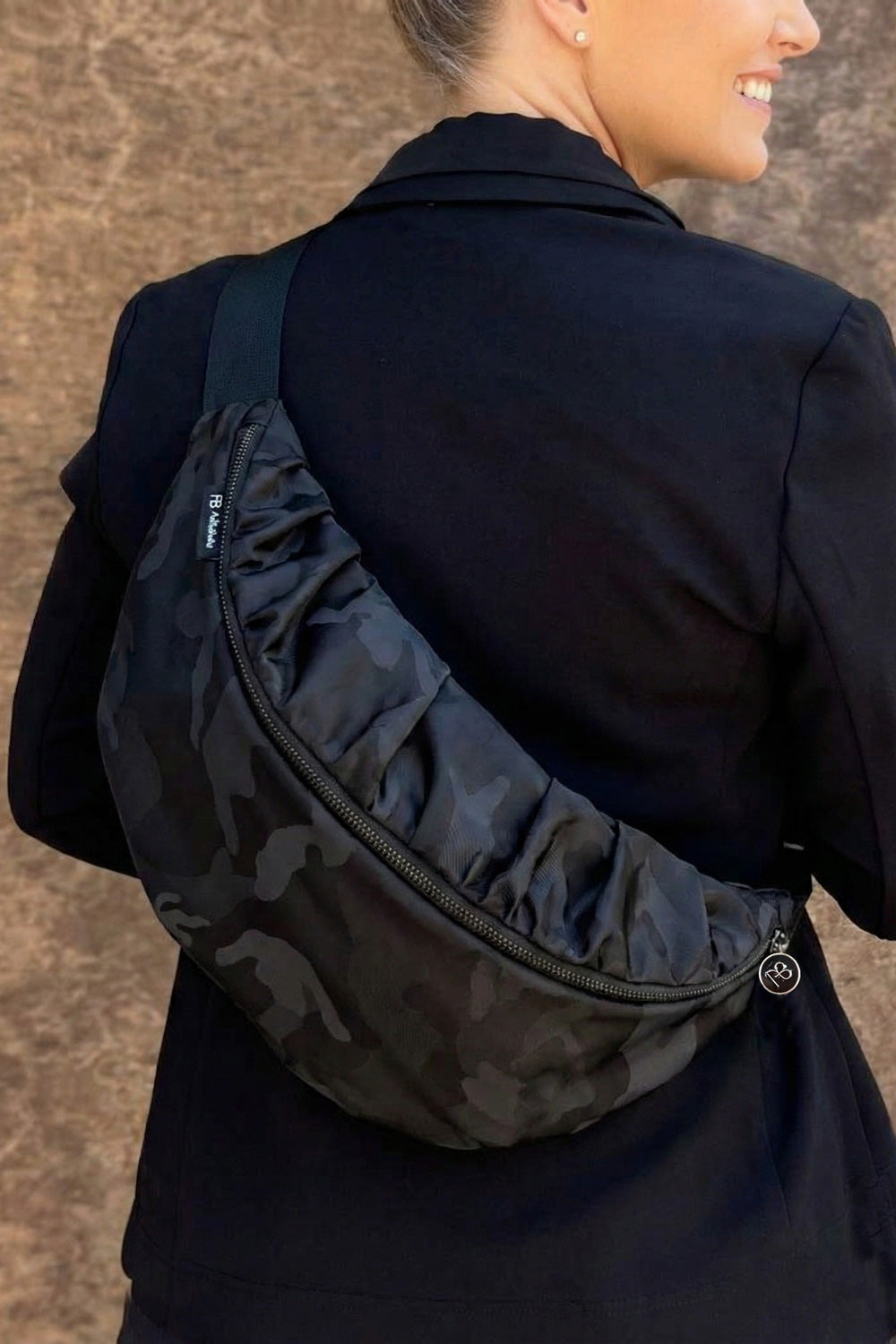 פאוץ׳ גדול מורן