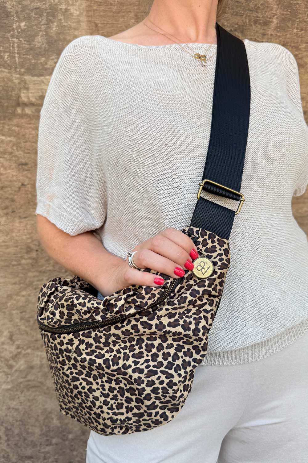 פאוץ׳ גדול נועה – מנומר