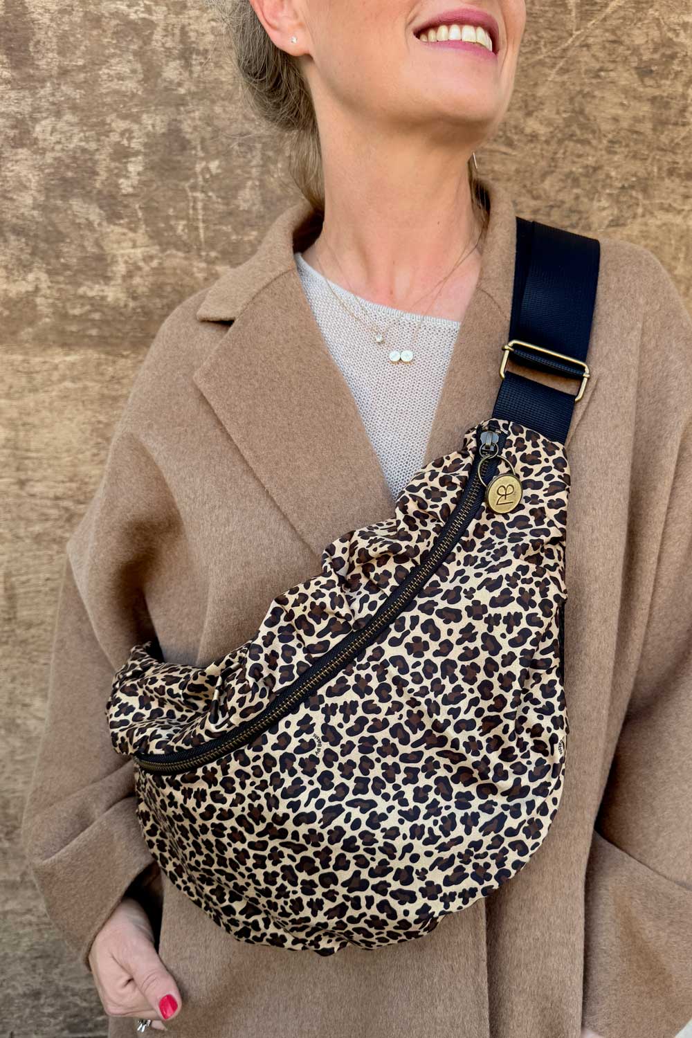 פאוץ׳ גדול נועה – מנומר