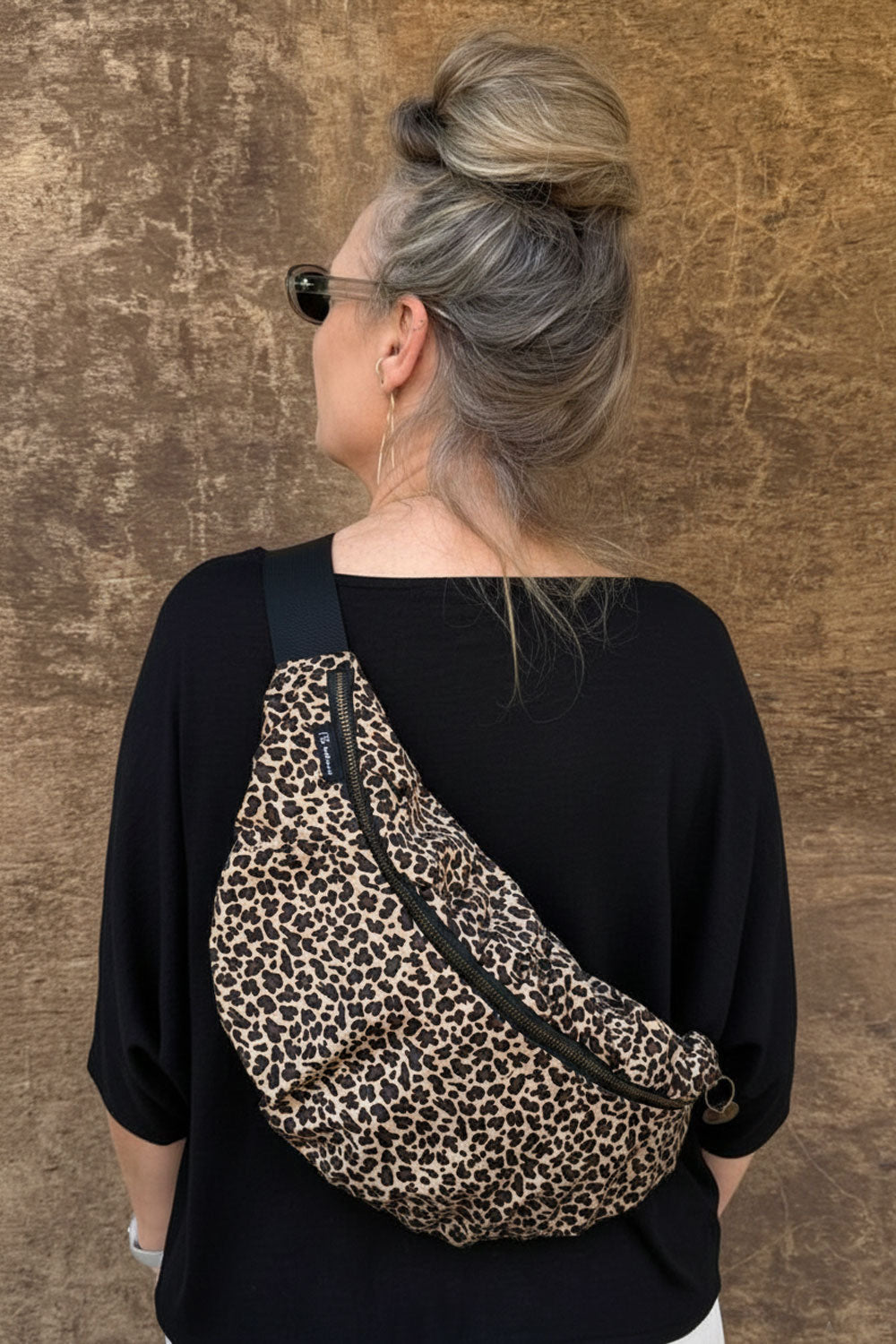 פאוץ׳ גדול נועה