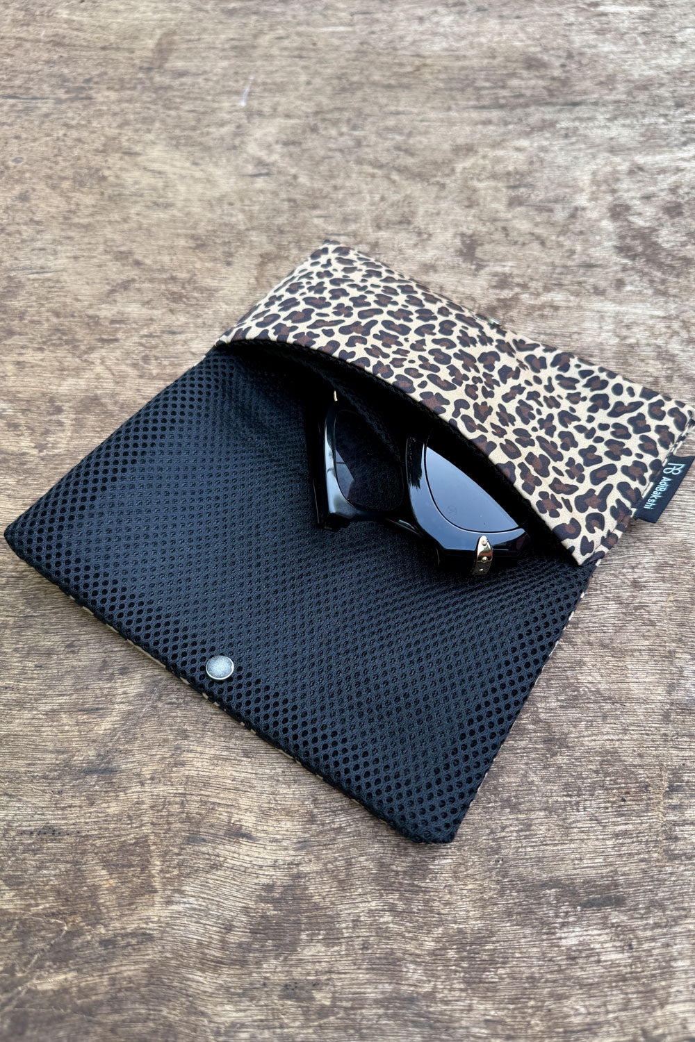 נרתיק משקפיים נועה