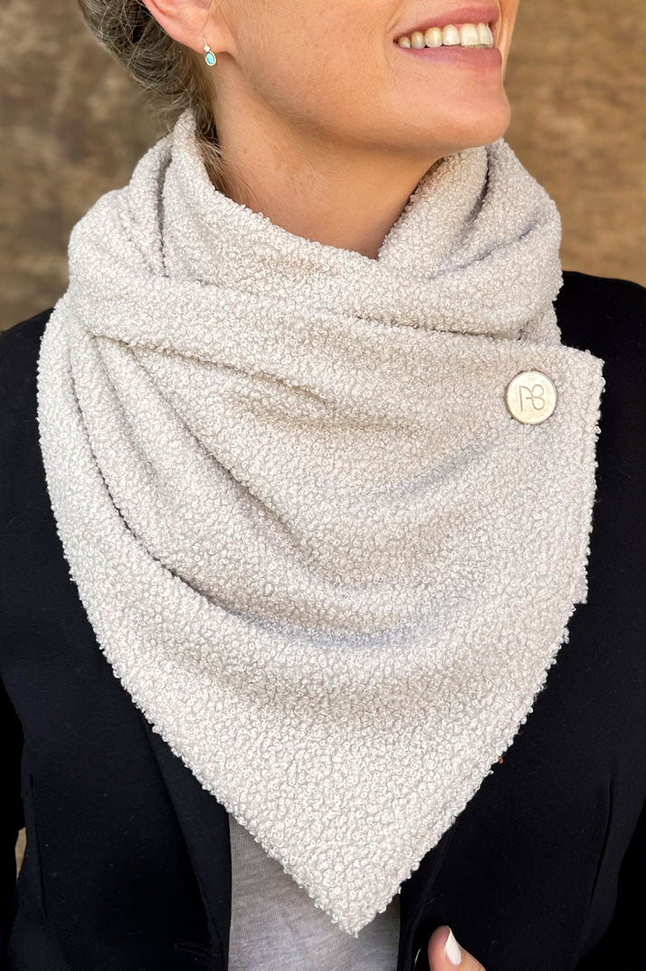 צעיפים מיוחדים - צעיף אפור מחמם הדס