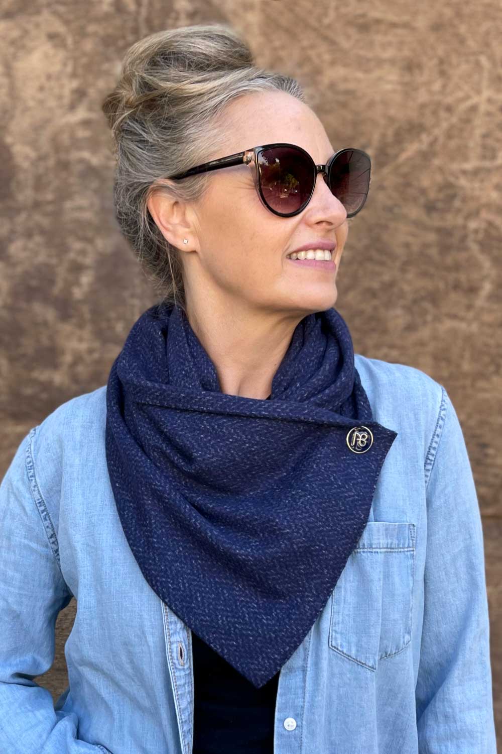 צעיף מלטף אורי