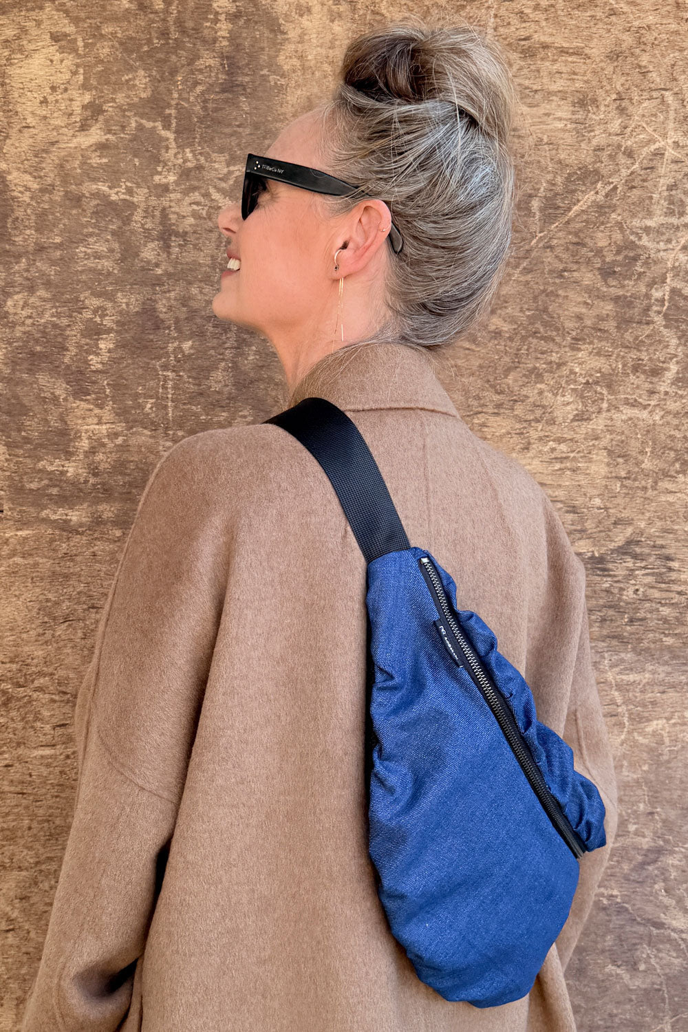 פאוץ׳ גדול אסנת