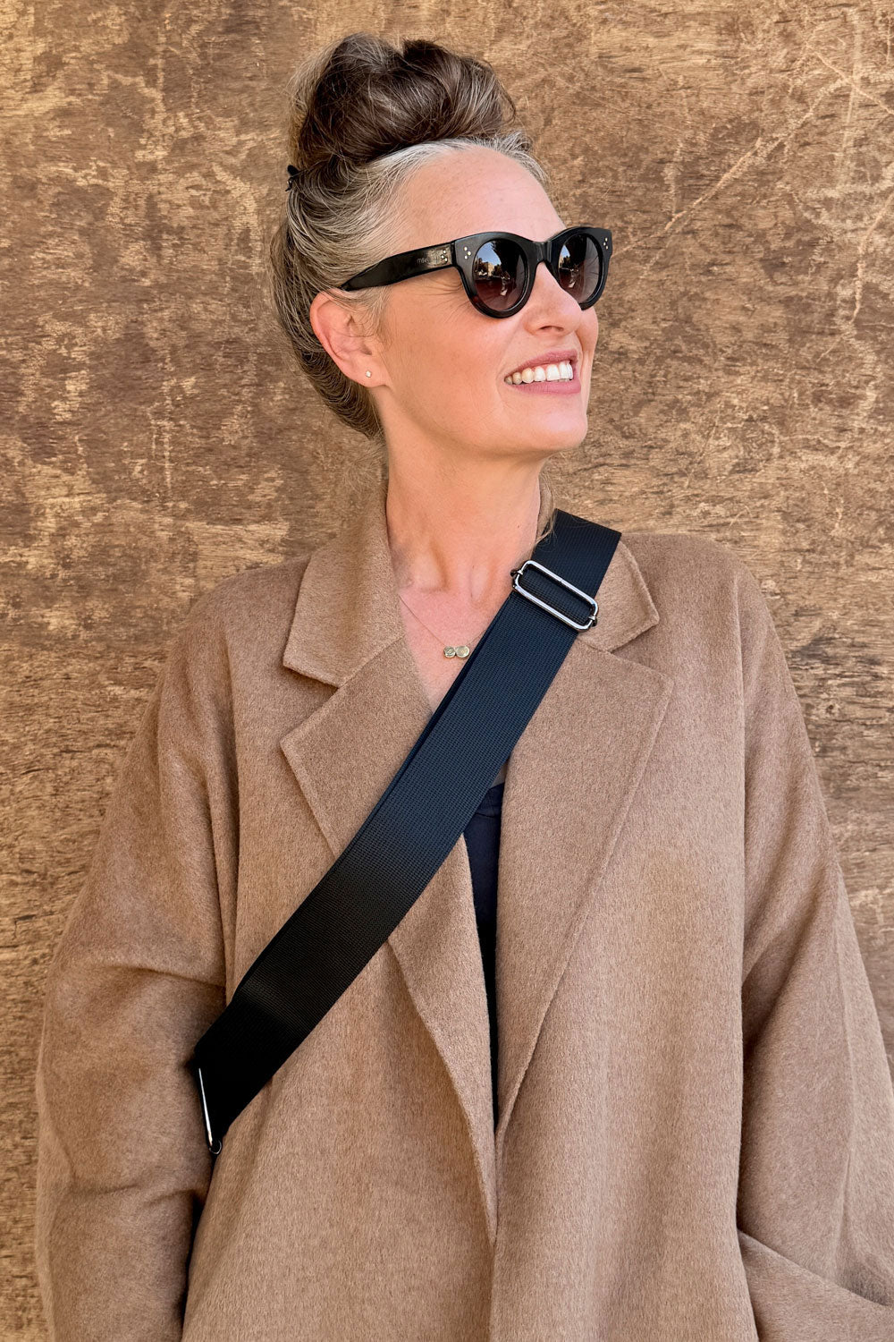 פאוץ׳ גדול אסנת