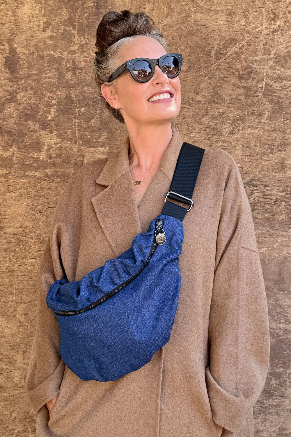 פאוץ׳ גדול אסנת