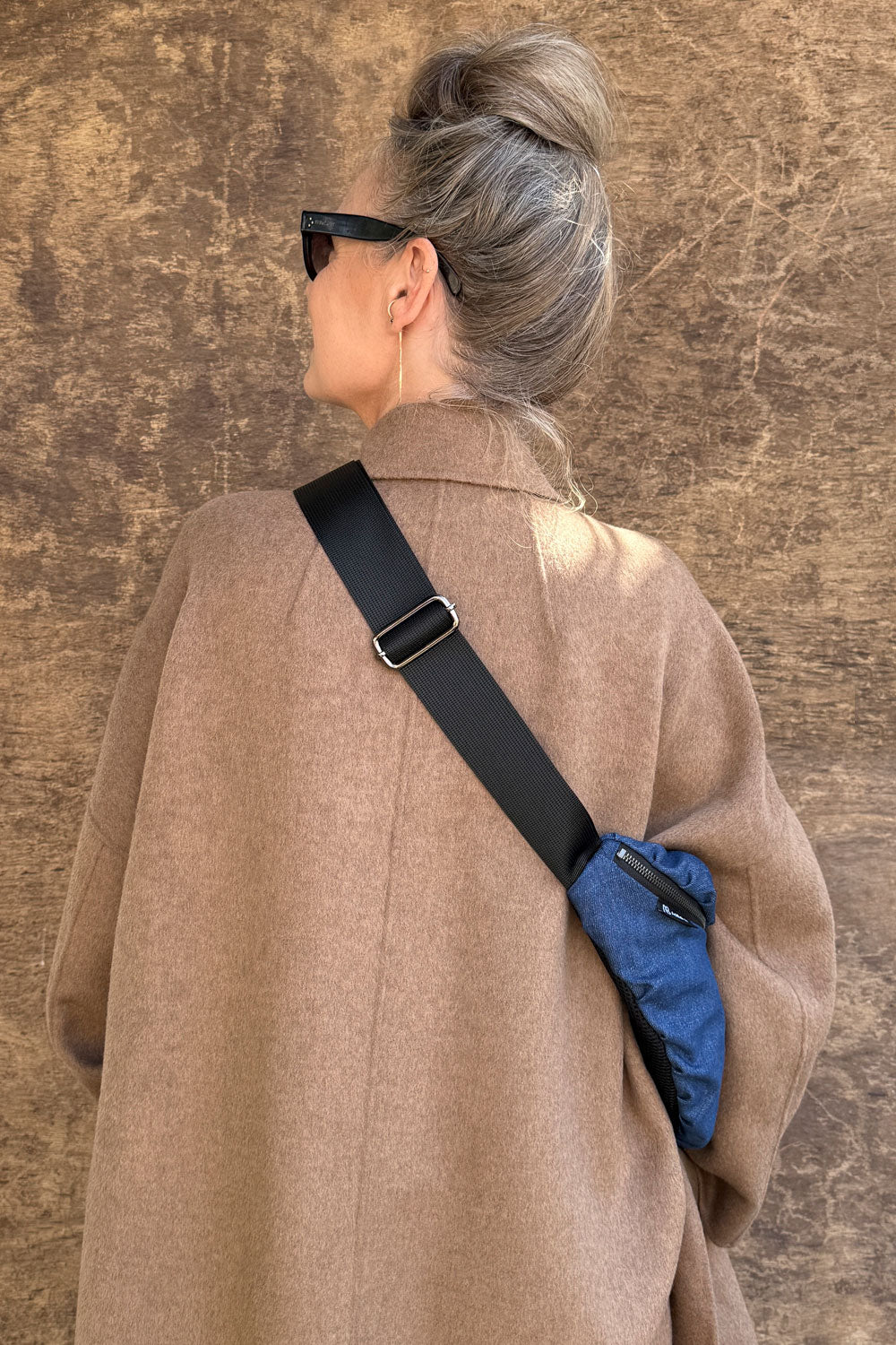 פאוץ׳ גדול אסנת