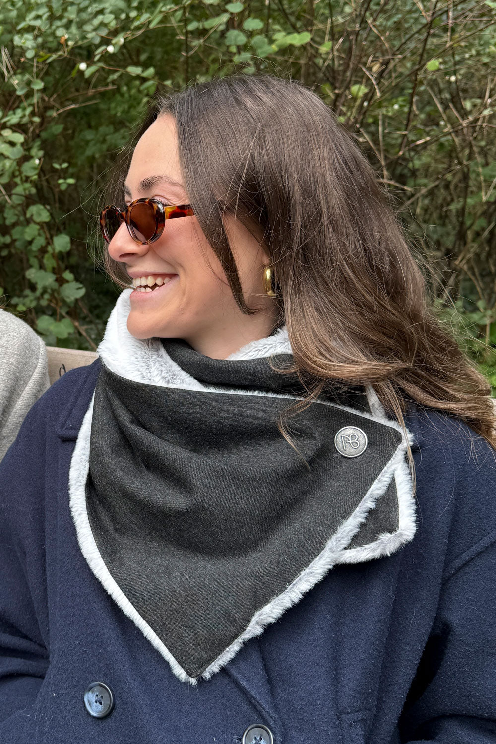 צעיף פרווה דו-צדדי פרלה