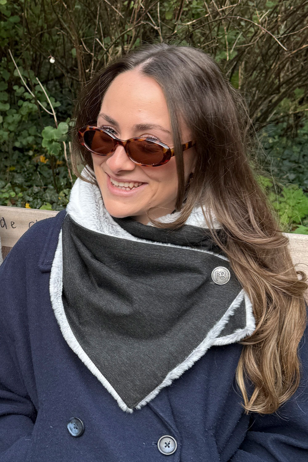 צעיף פרווה דו-צדדי פרלה