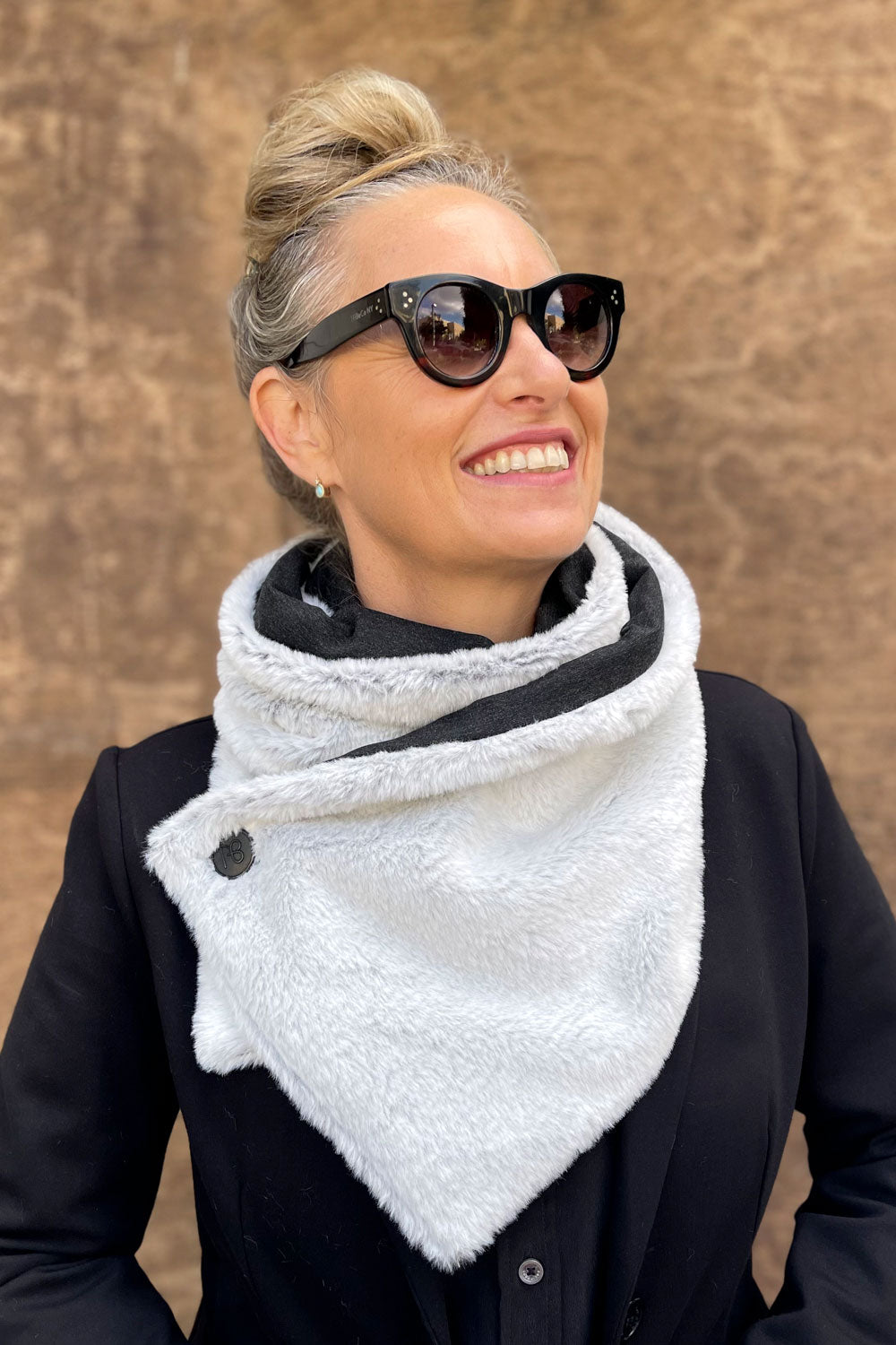 צעיף פרווה דו-צדדי פרלה