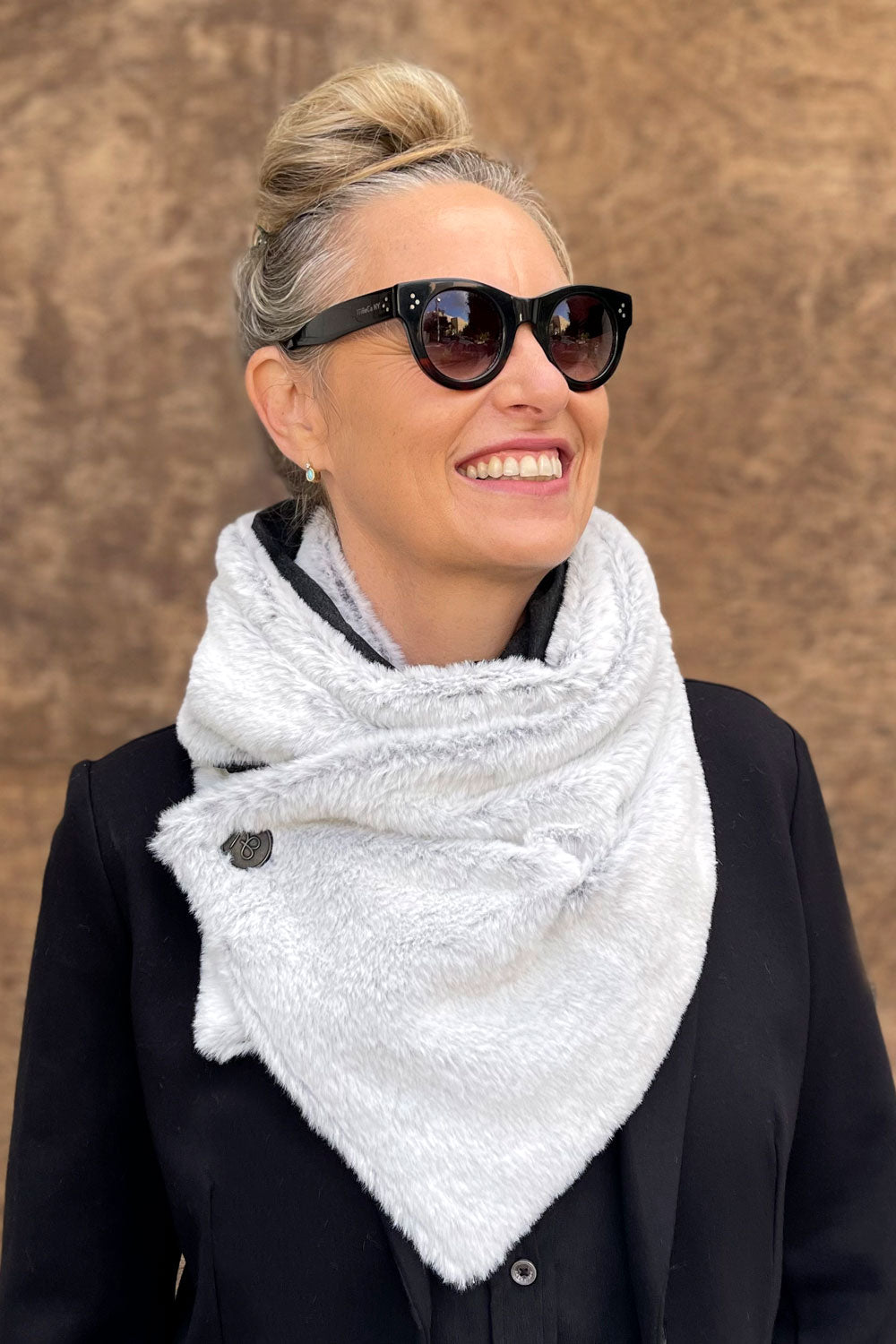 צעיף פרווה דו-צדדי פרלה