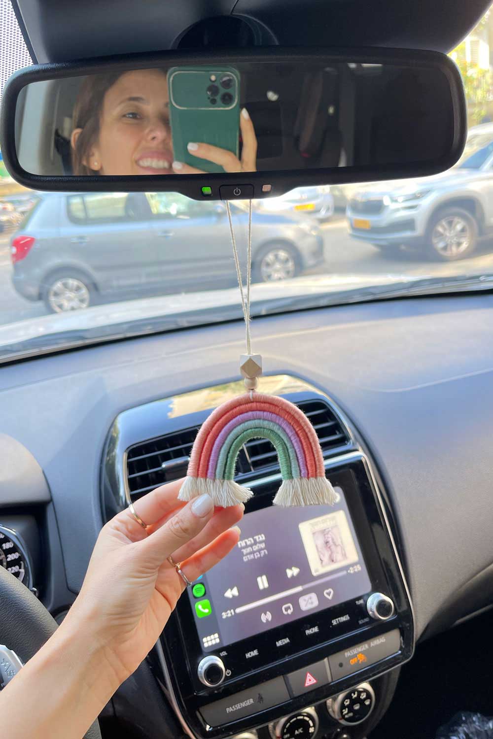 קשת בענן לתליה על מראת הרכב