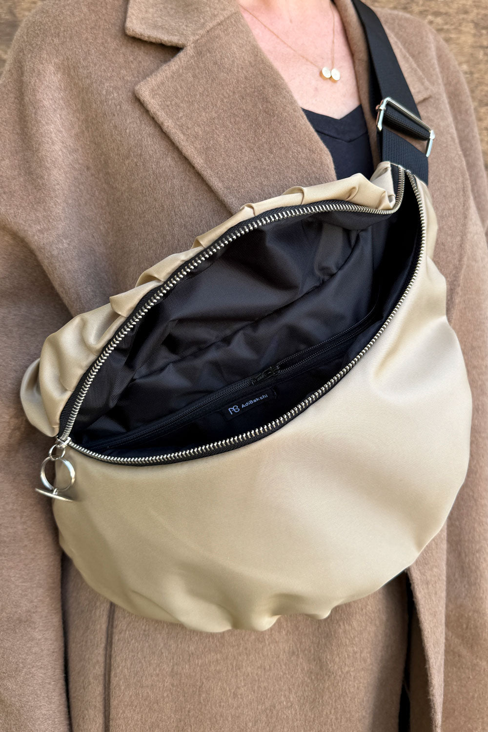 פאוץ׳ גדול סמדר