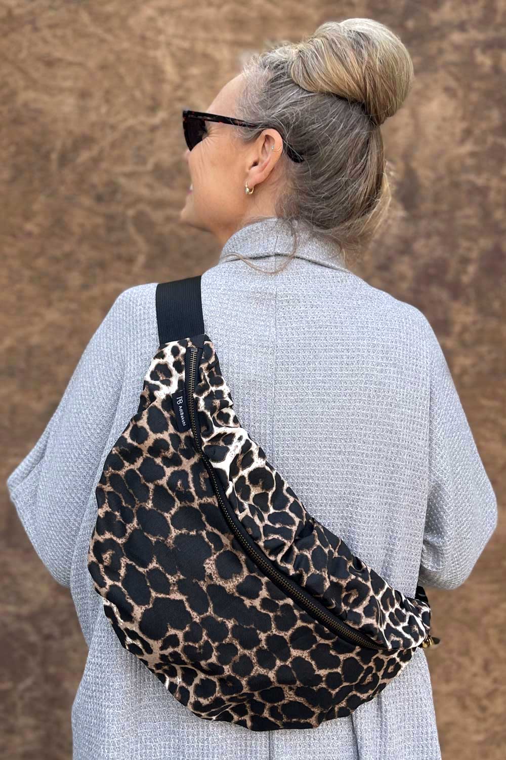 פאוץ׳ גדול תמר