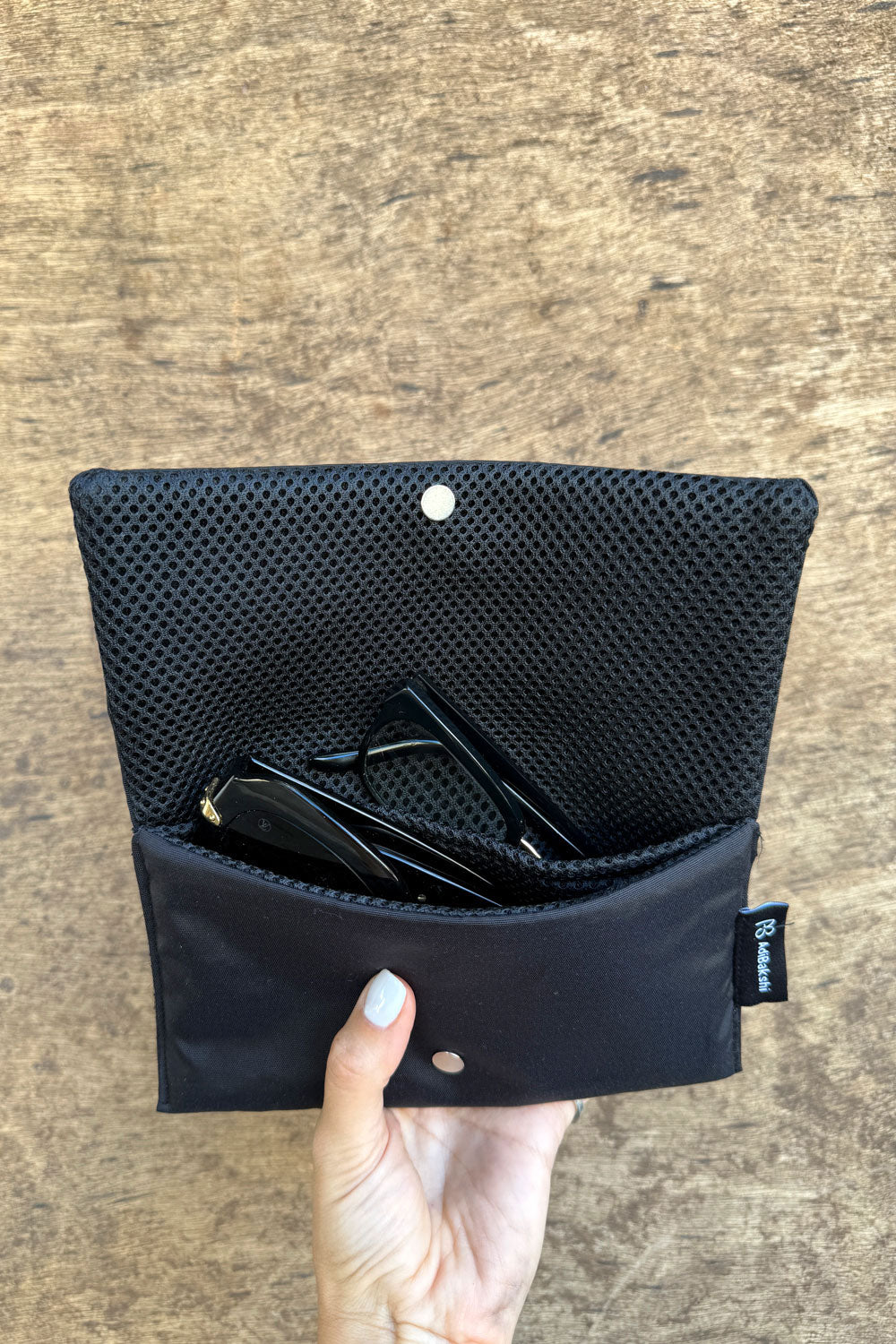 נרתיק משקפיים ורונה